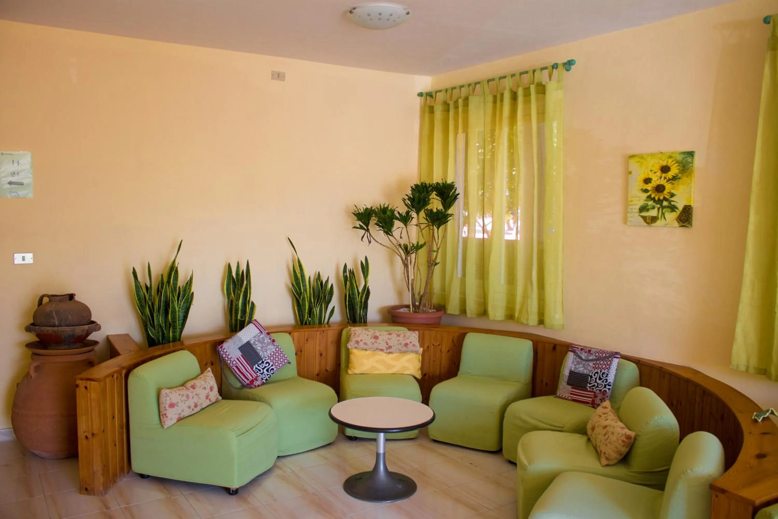 Seating area in Hotel Grotticelle