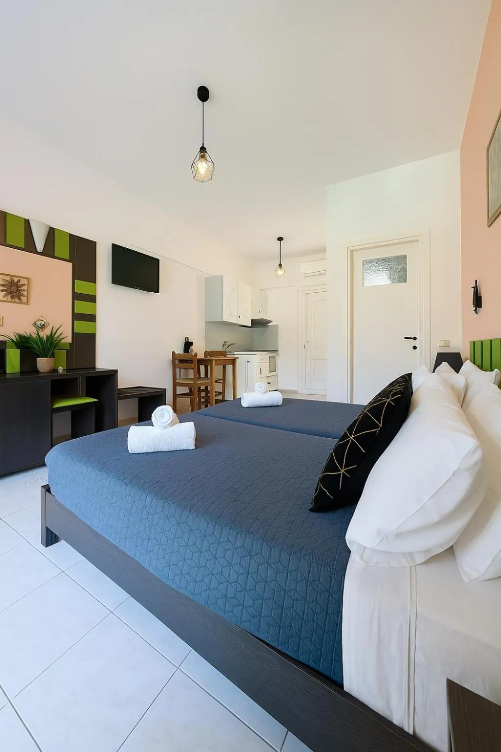 Bed in Marina Studios