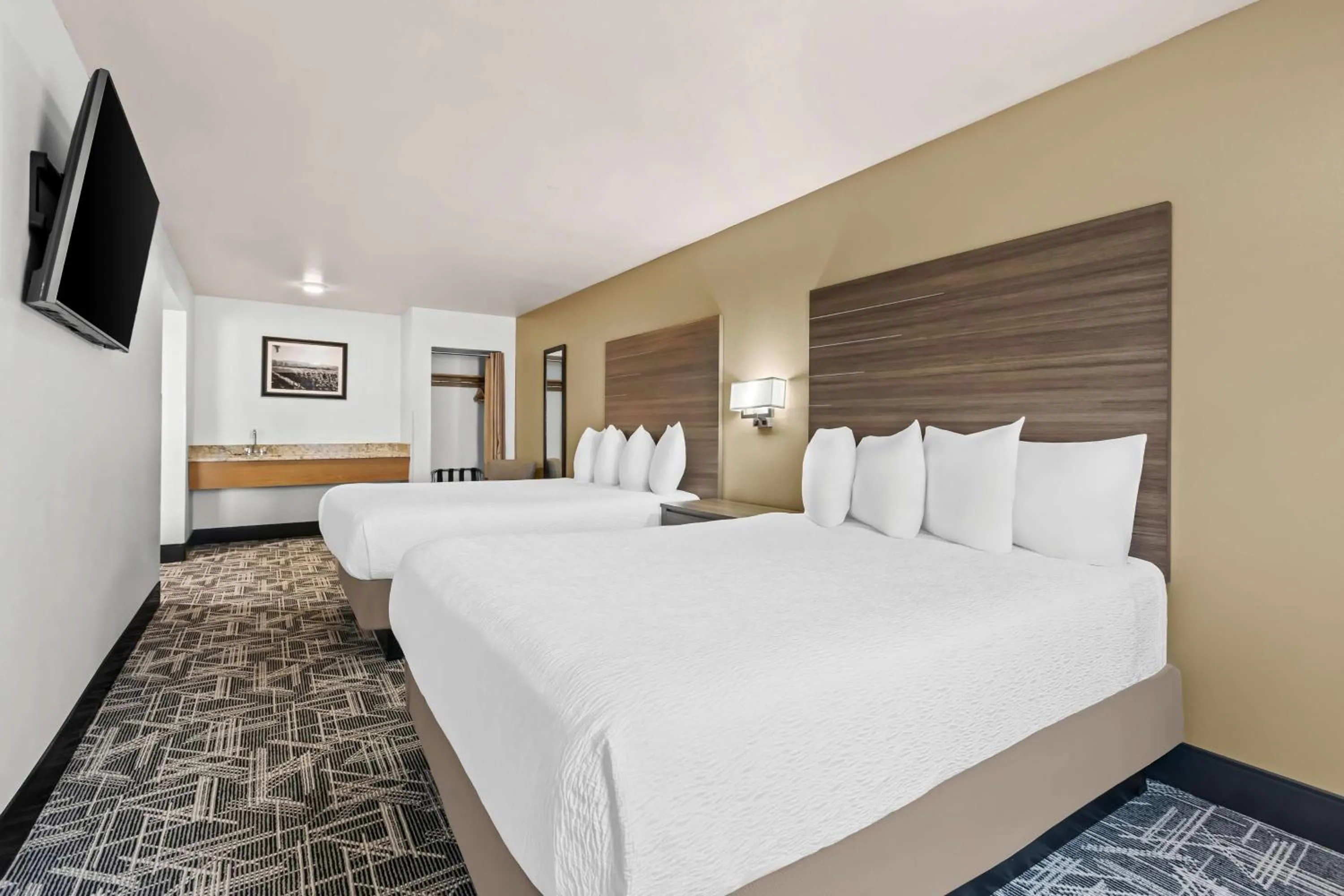 Bedroom, Bed in Best Western Plus Caldwell Inn & Suites