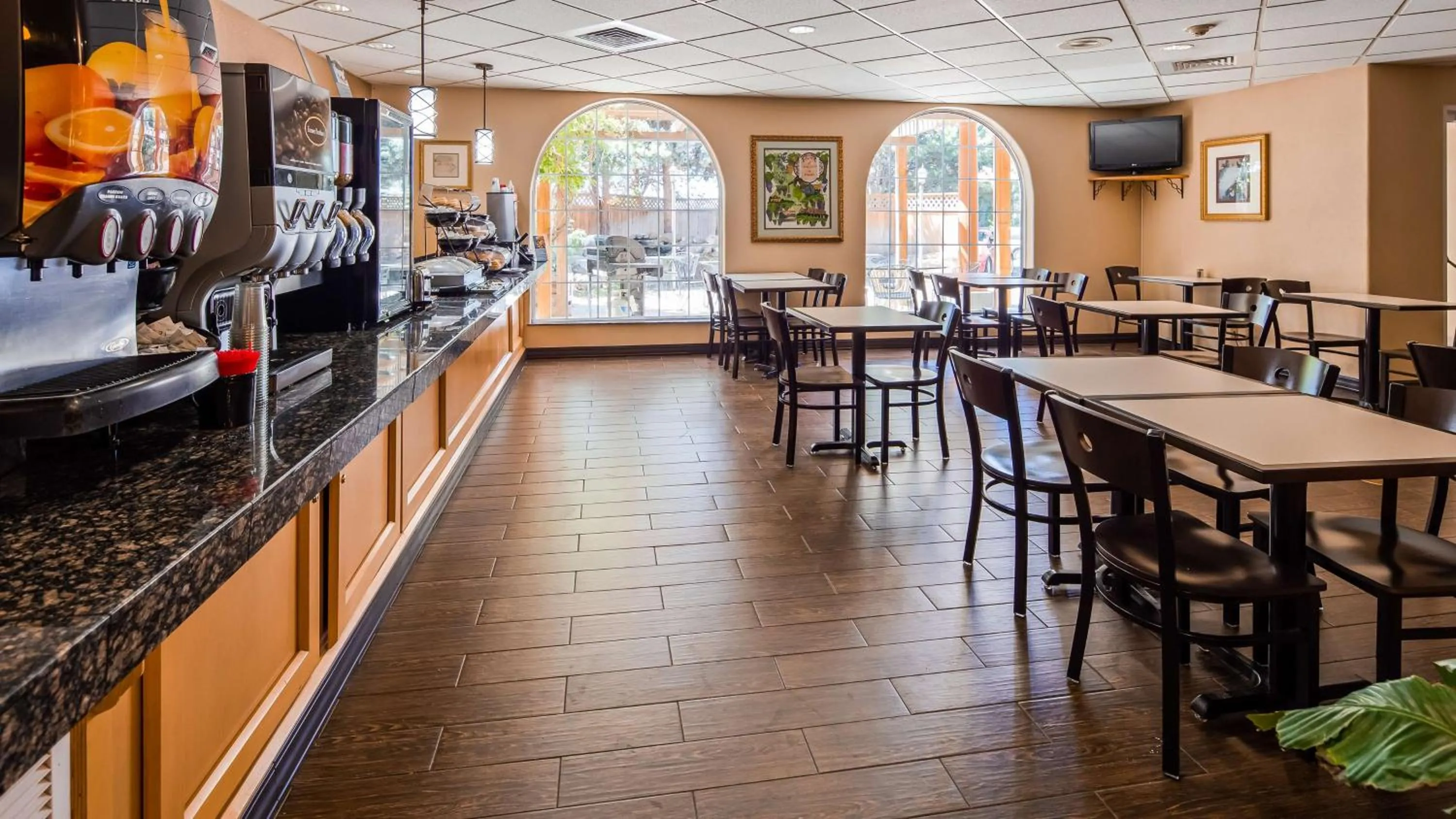 Restaurant/places to eat in Best Western Plus Caldwell Inn & Suites