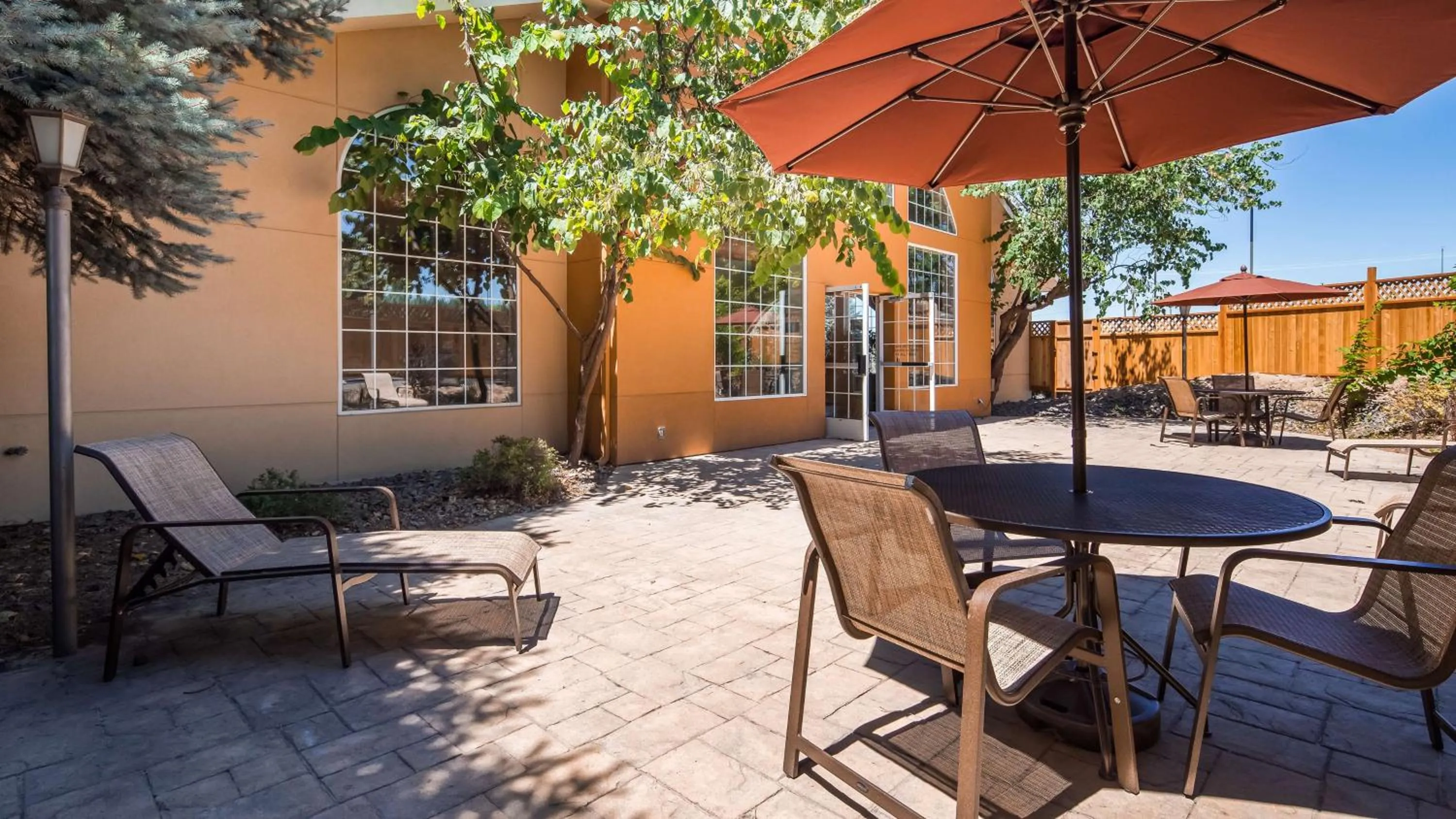 Property building in Best Western Plus Caldwell Inn & Suites