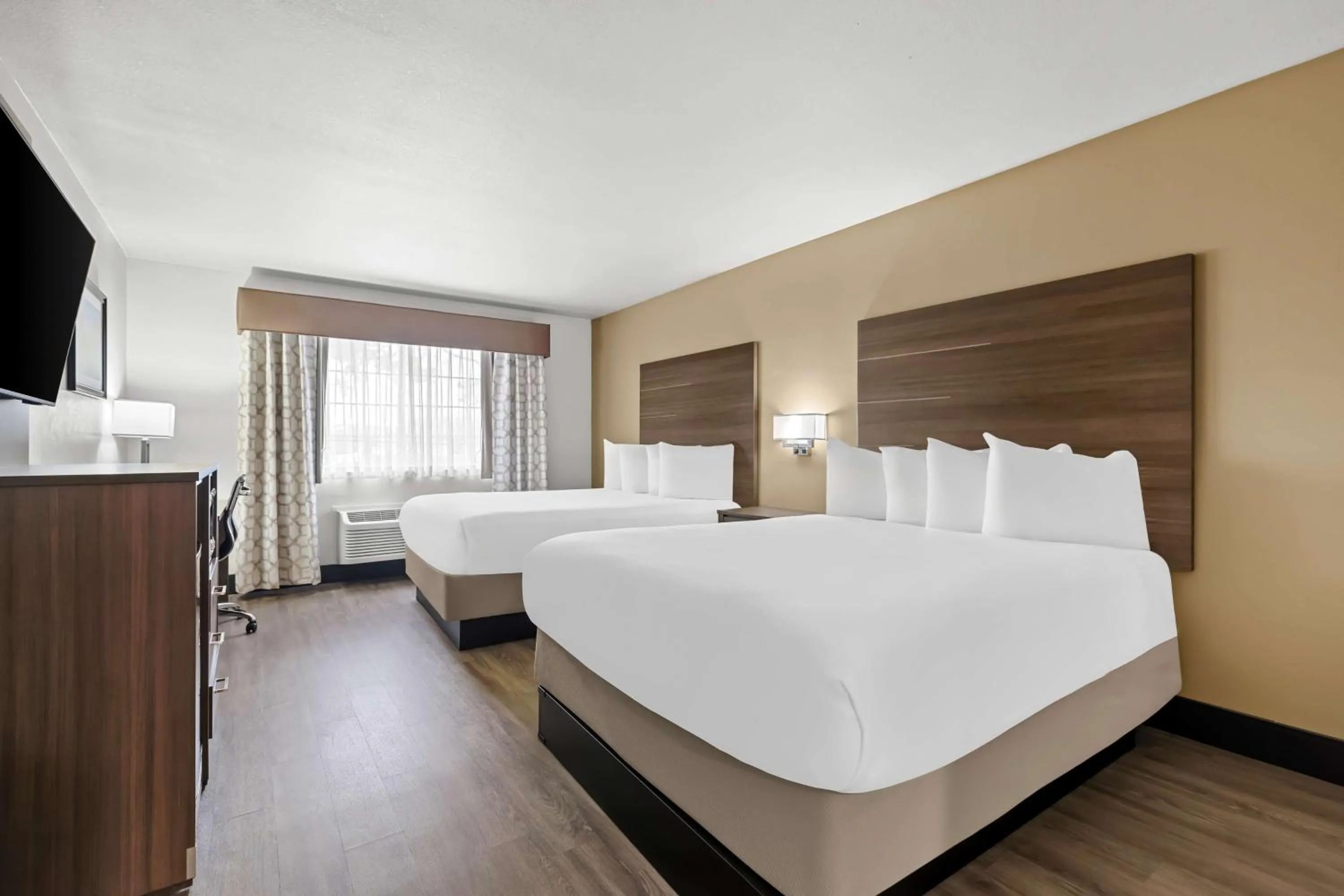 Bedroom, Bed in Best Western Plus Caldwell Inn & Suites