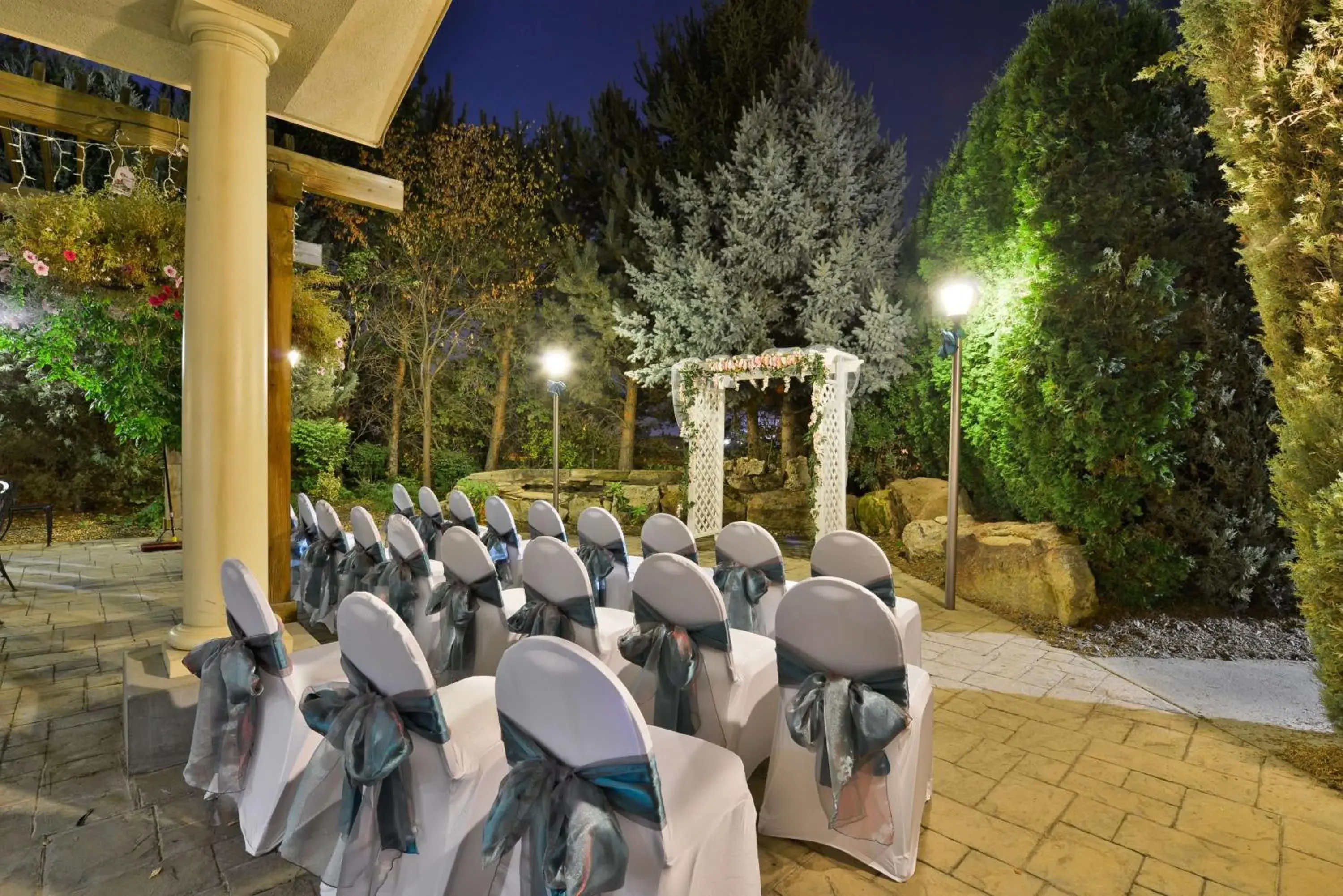 Property building in Best Western Plus Caldwell Inn & Suites Property building in Best Western Plus Caldwell Inn & Suites