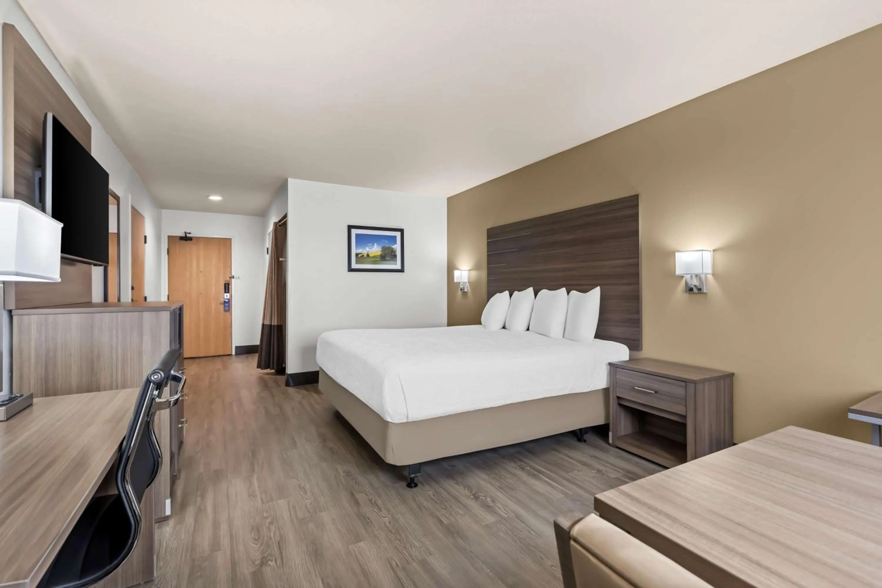 Bedroom, Bed in Best Western Plus Caldwell Inn & Suites