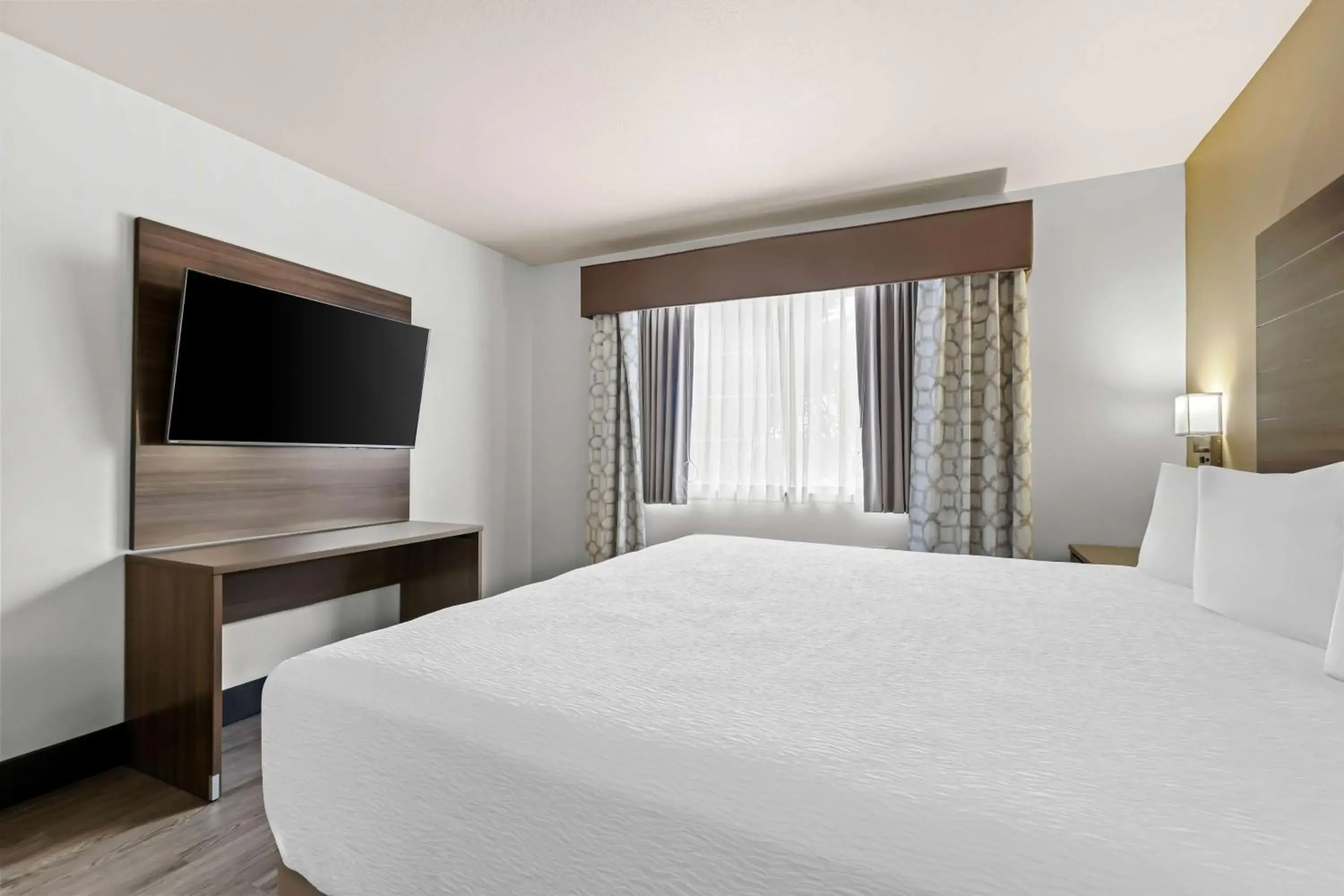 King Room - Non-Smoking in Best Western Plus Caldwell Inn & Suites King Room - Non-Smoking in Best Western Plus Caldwell Inn & Suites