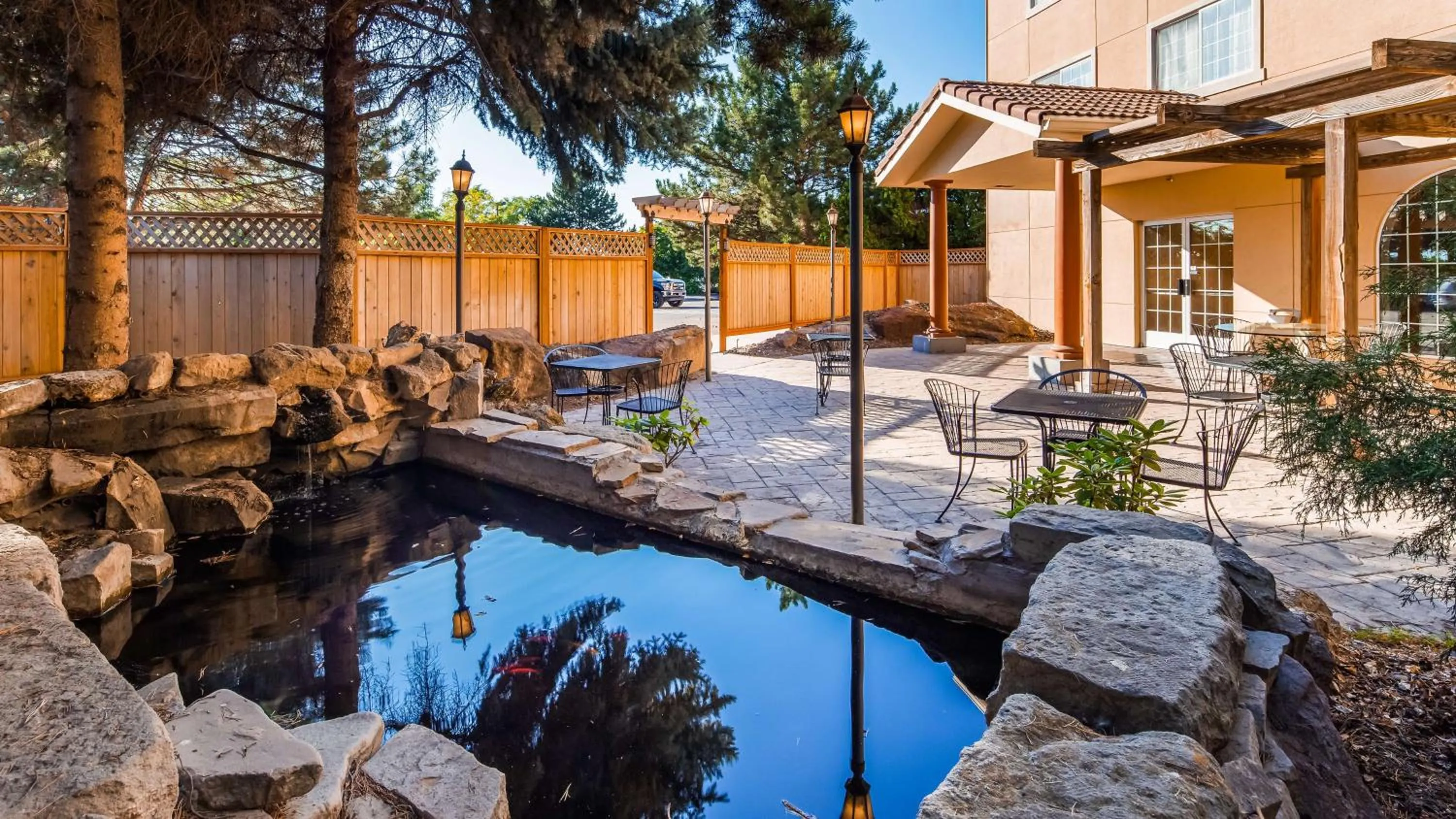 Property building in Best Western Plus Caldwell Inn & Suites