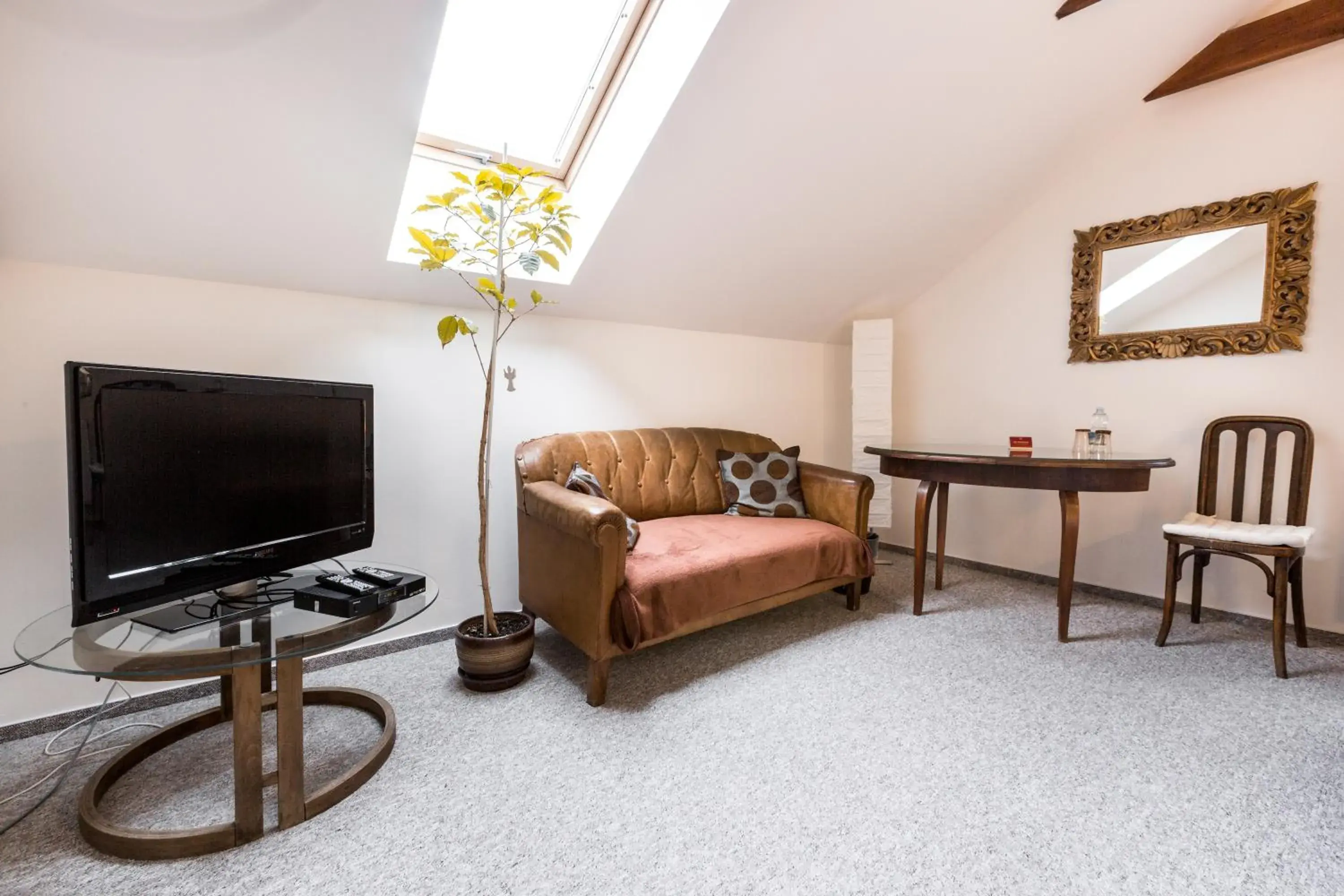 Stylish Double or Twin Room in Alt pension Stylish Double or Twin Room in Alt pension