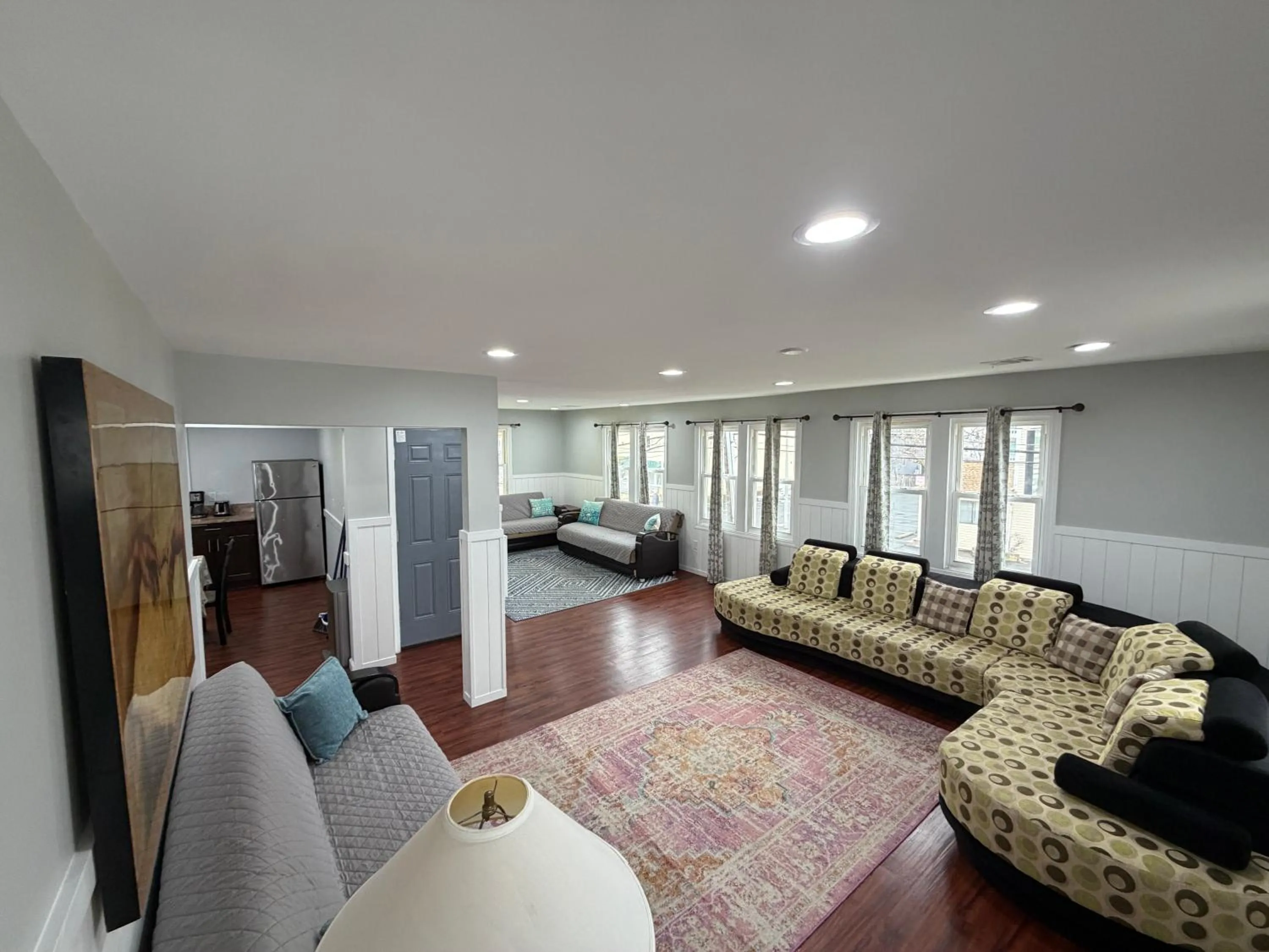 Living room, Bed in Anchor Motel