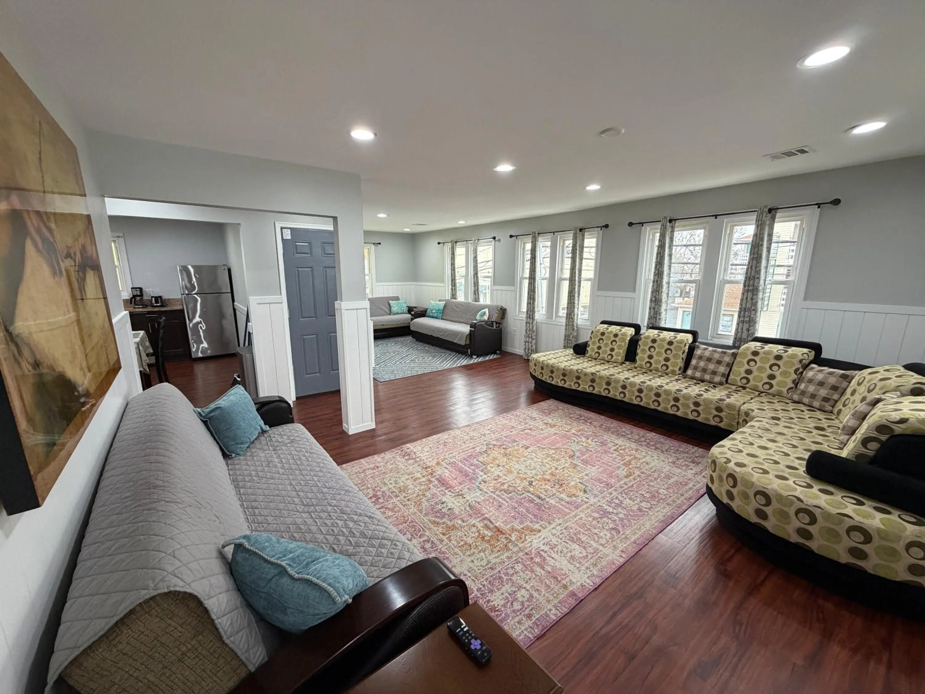 Living room, Bed in Anchor Motel