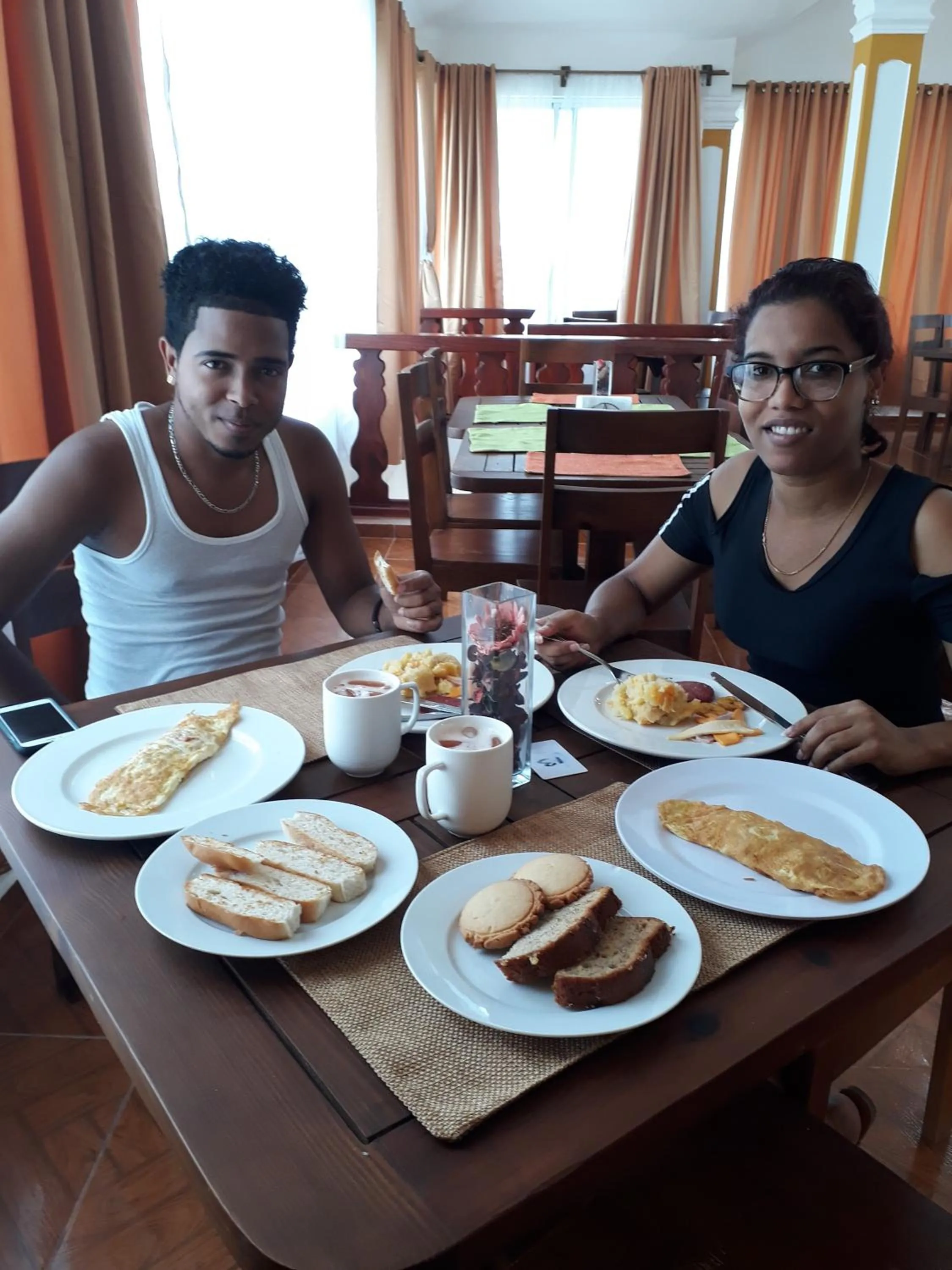 Restaurant/places to eat in Figaro Hotel Samana