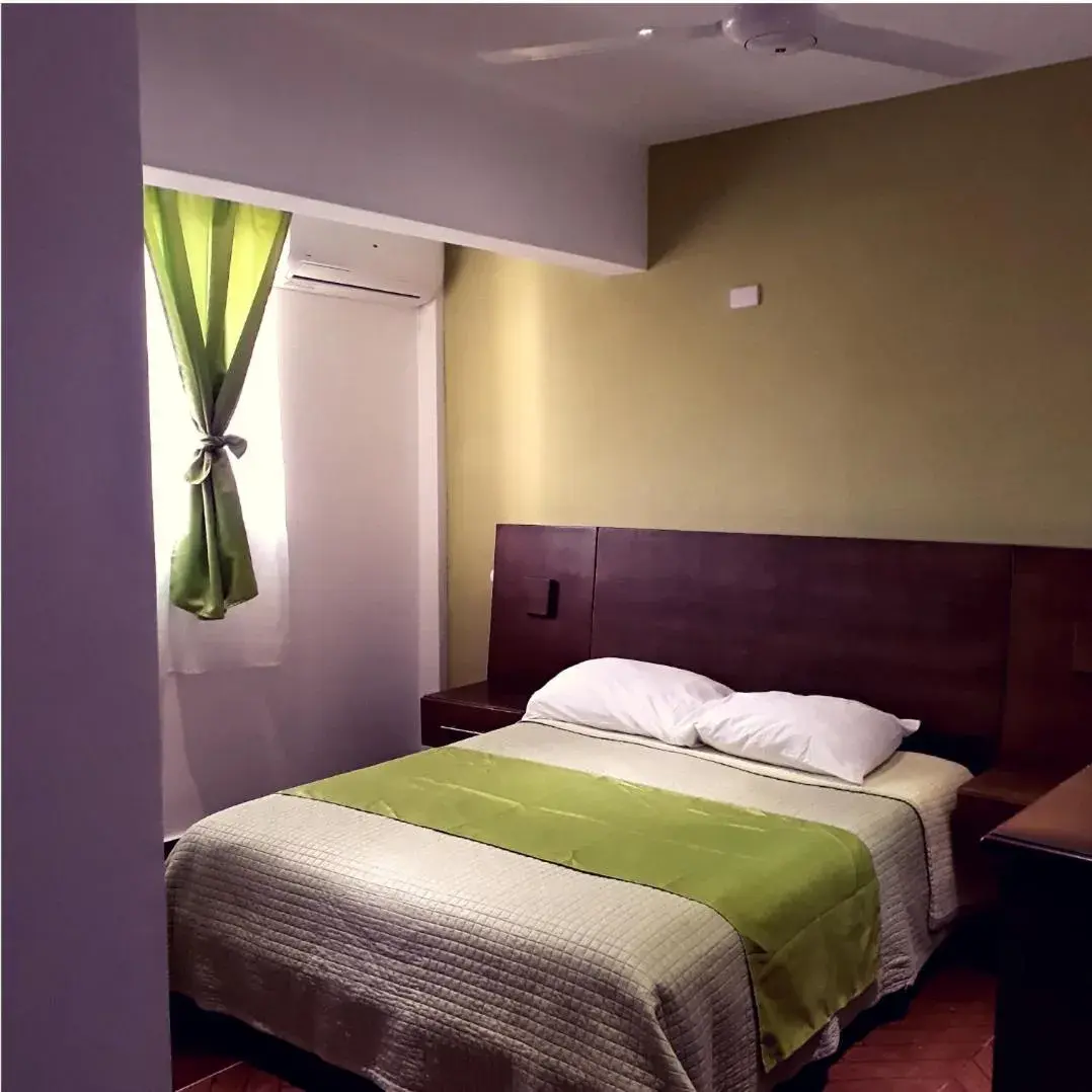 Economy Double Room in Figaro Hotel Samana Economy Double Room in Figaro Hotel Samana