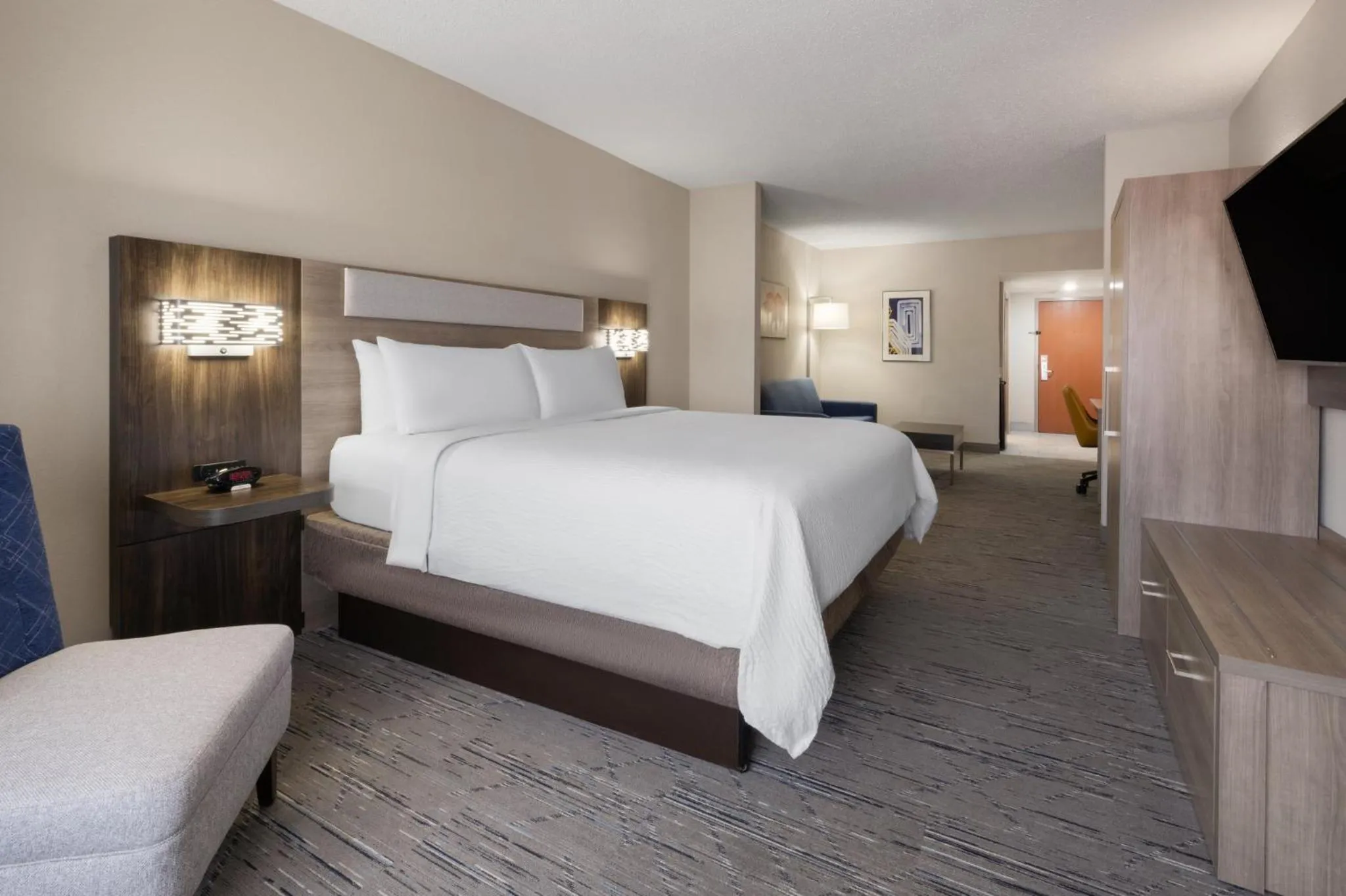 Photo of the whole room, Bed in Holiday Inn Express & Suites Sebring by IHG