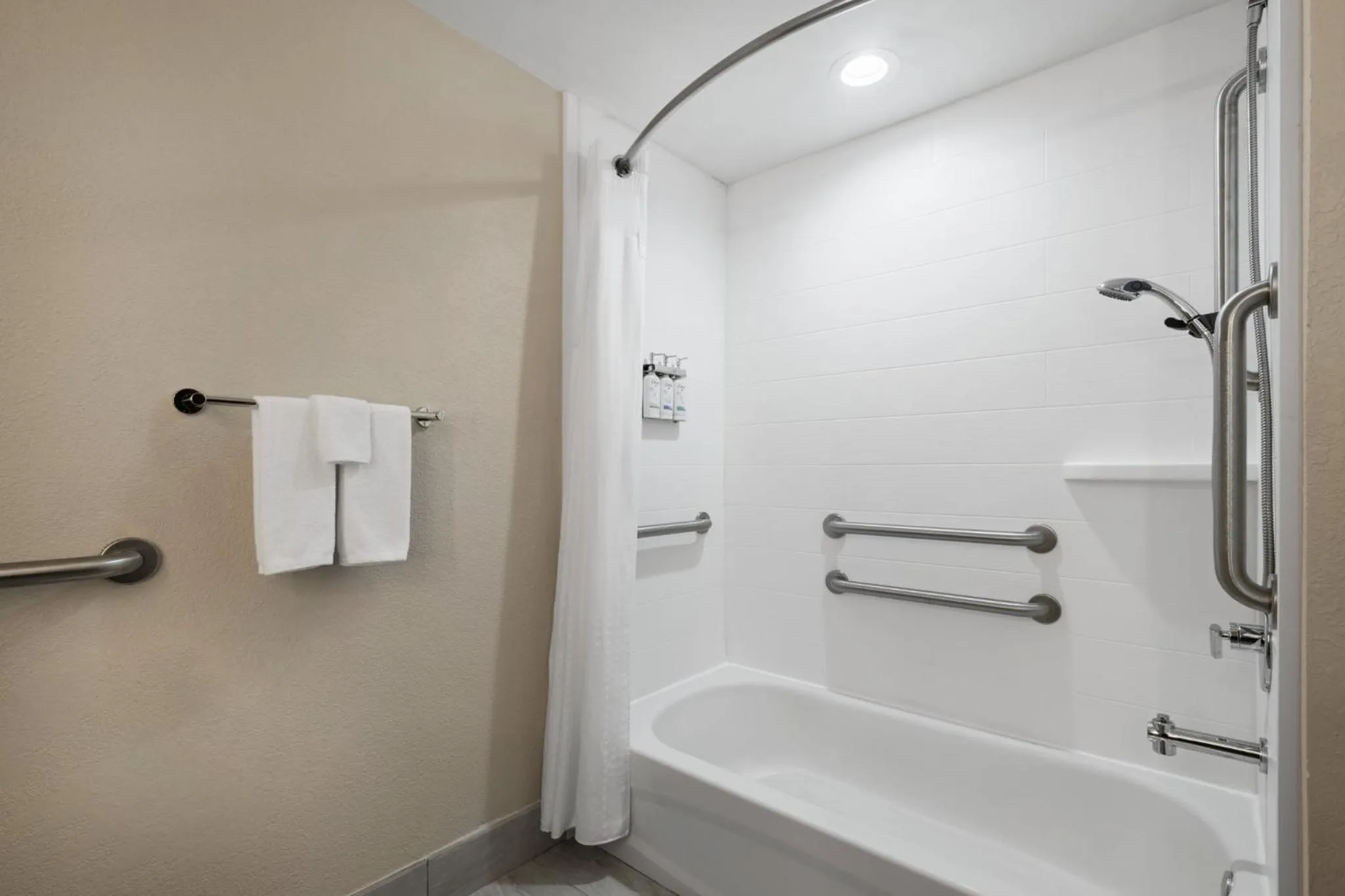 Bathroom in Holiday Inn Express & Suites Sebring by IHG
