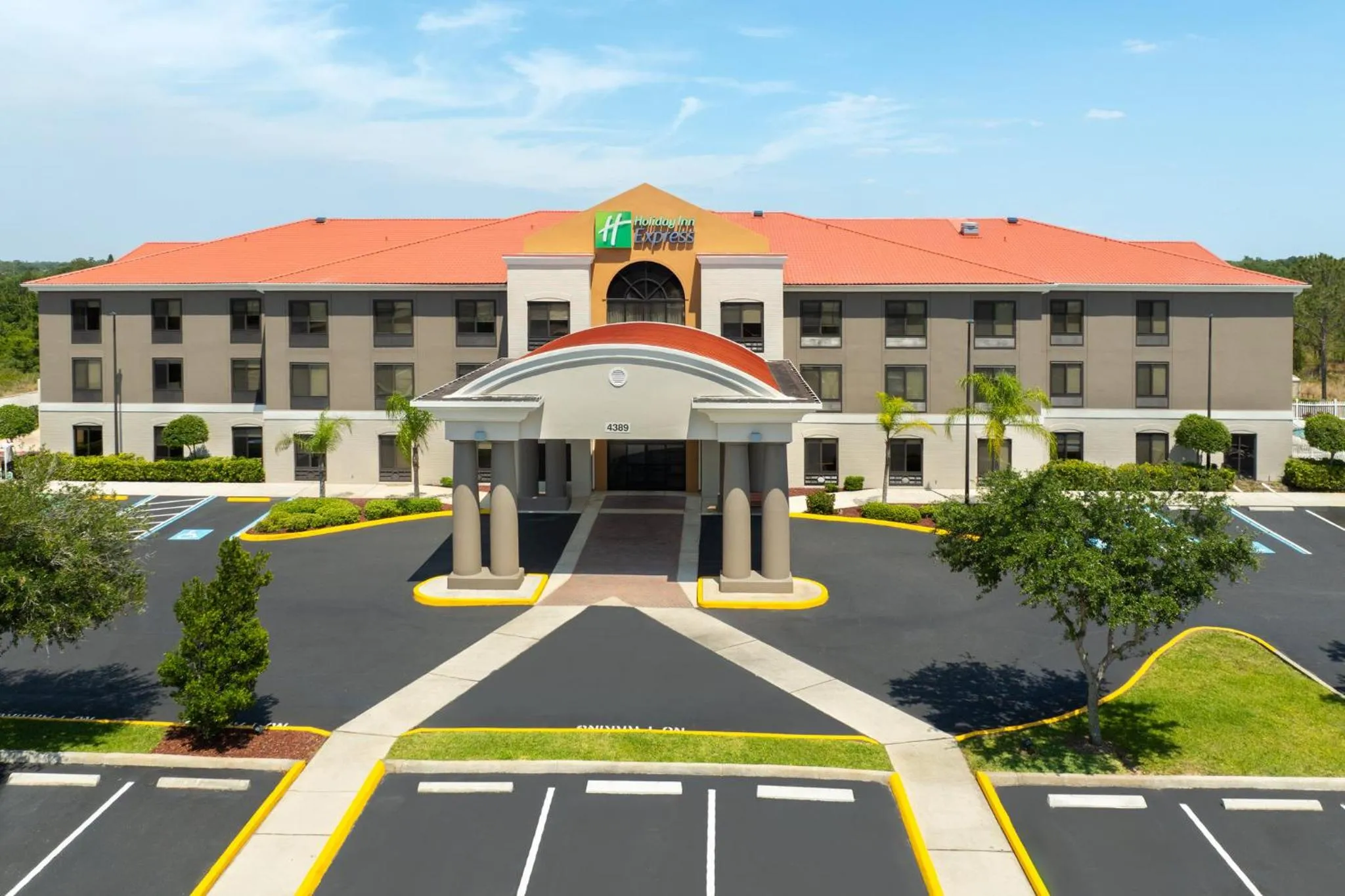 Property building in Holiday Inn Express & Suites Sebring by IHG