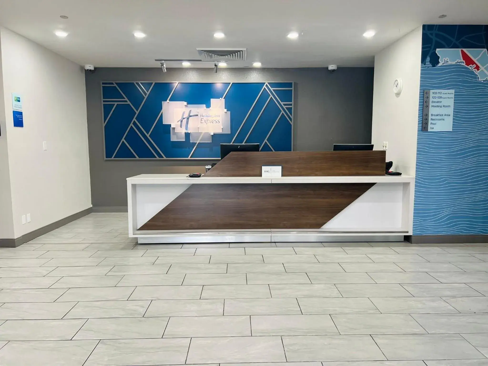 Property building in Holiday Inn Express & Suites Sebring by IHG Property building in Holiday Inn Express & Suites Sebring by IHG