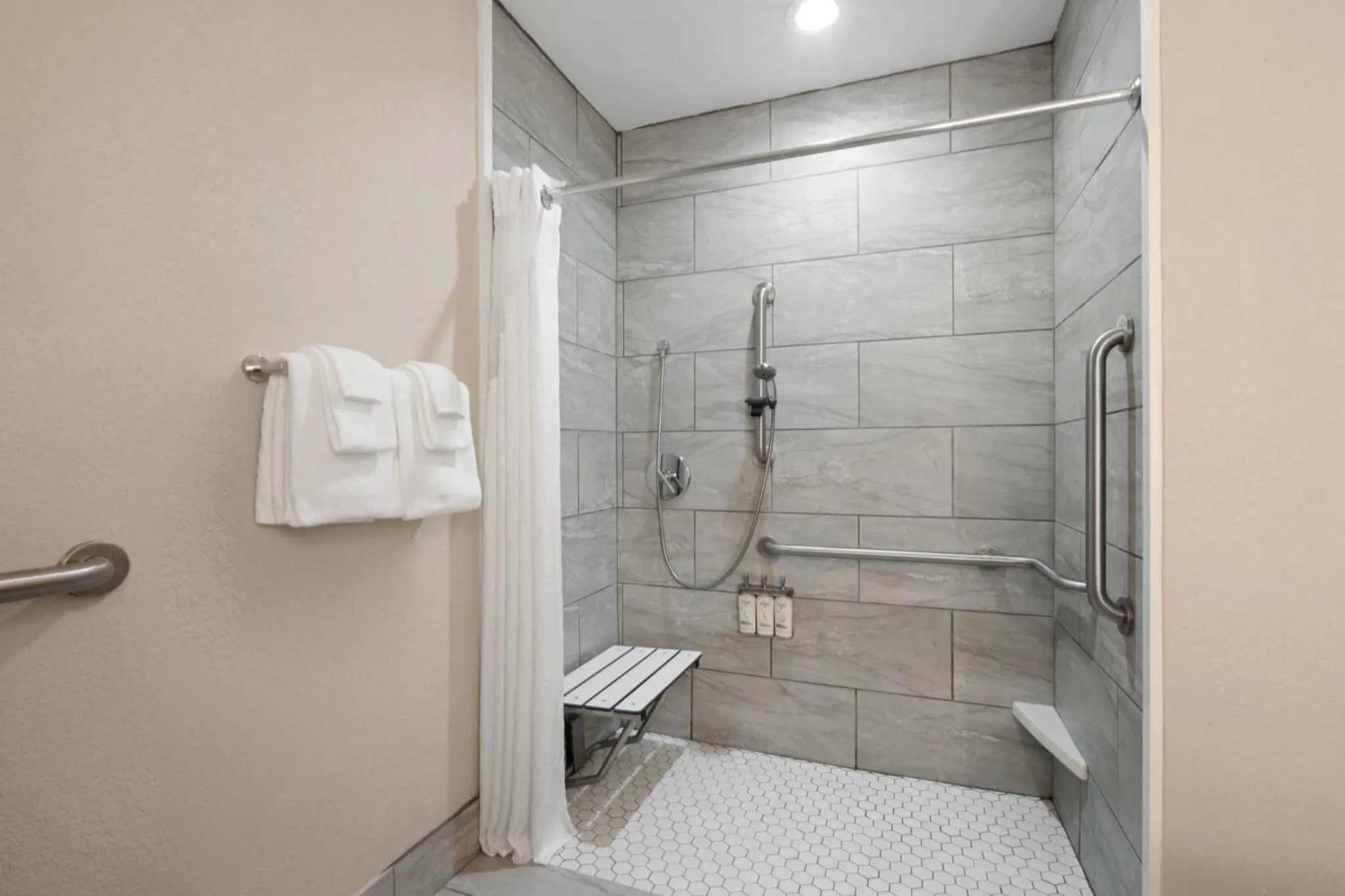 Bathroom in Holiday Inn Express & Suites Sebring by IHG