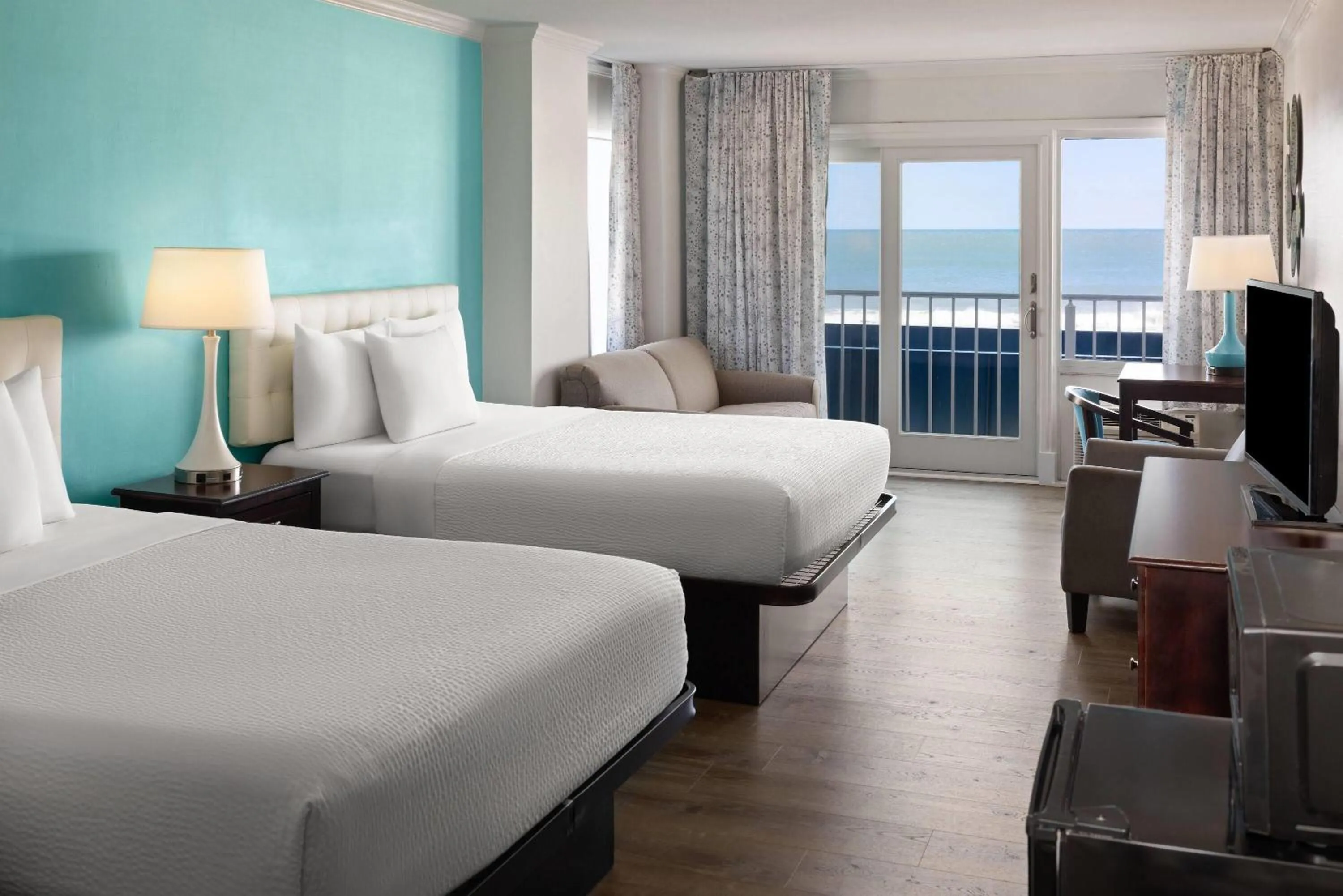 Photo of the whole room, Bed in Howard Johnson Plaza by Wyndham Ocean City Oceanfront