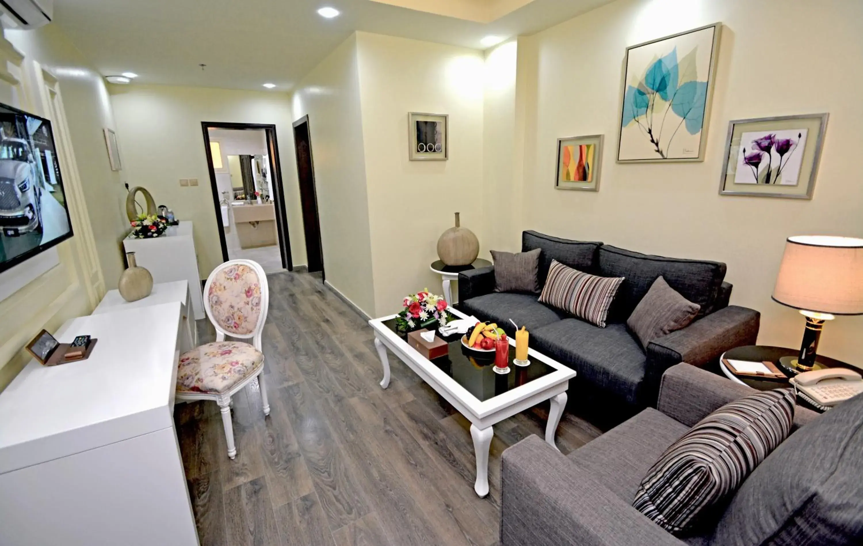 Living room in Golden Bujari AlUlaya Hotel Living room in Golden Bujari AlUlaya Hotel