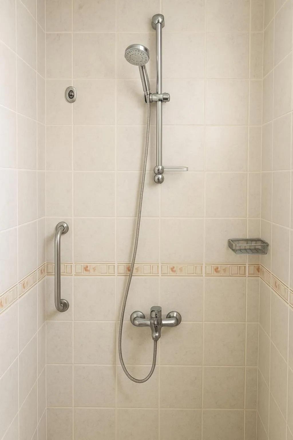 Bathroom in Ruwi Hotel Apartments, Sharjah