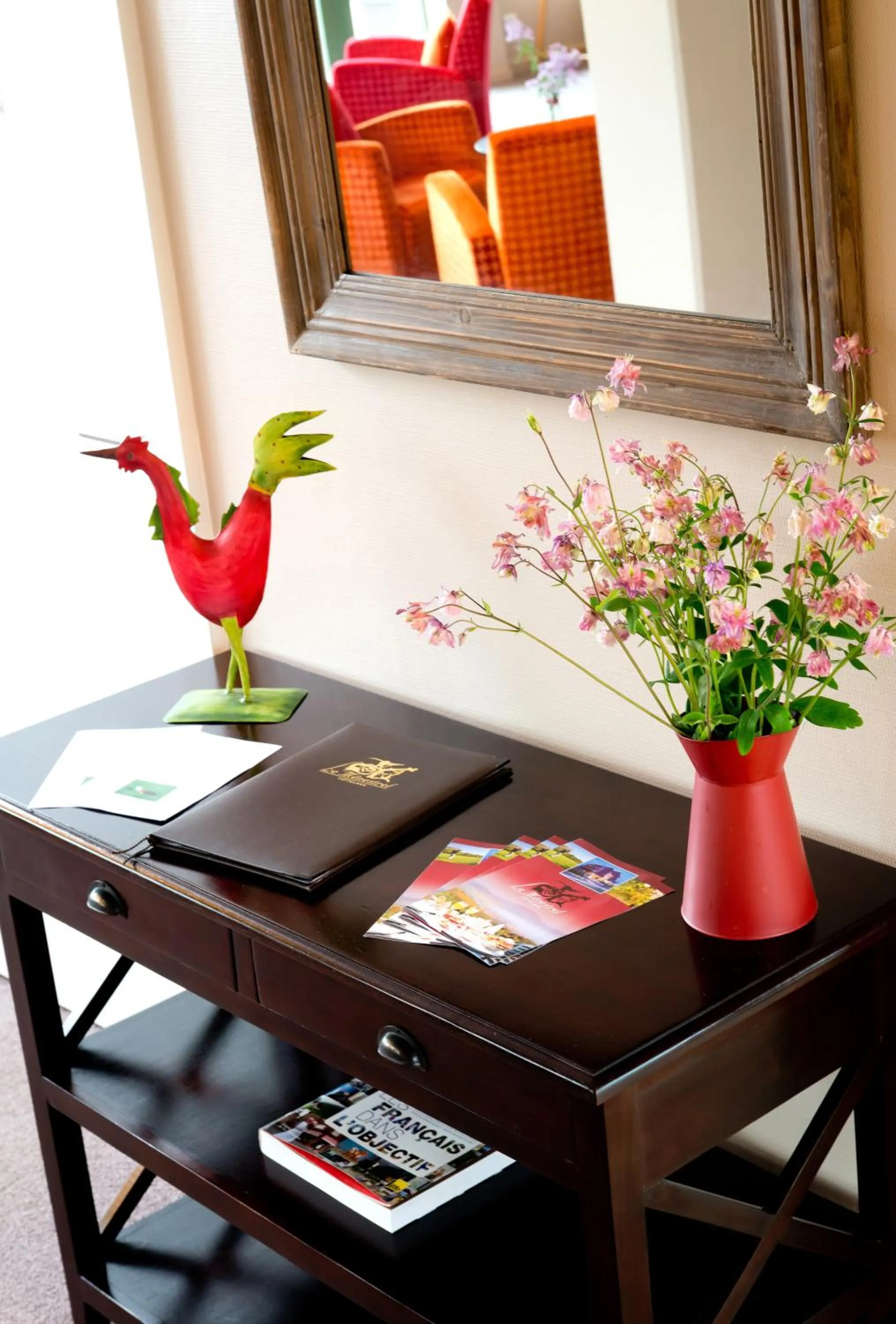 Lounge or bar in Hôtel Le Ménestrel