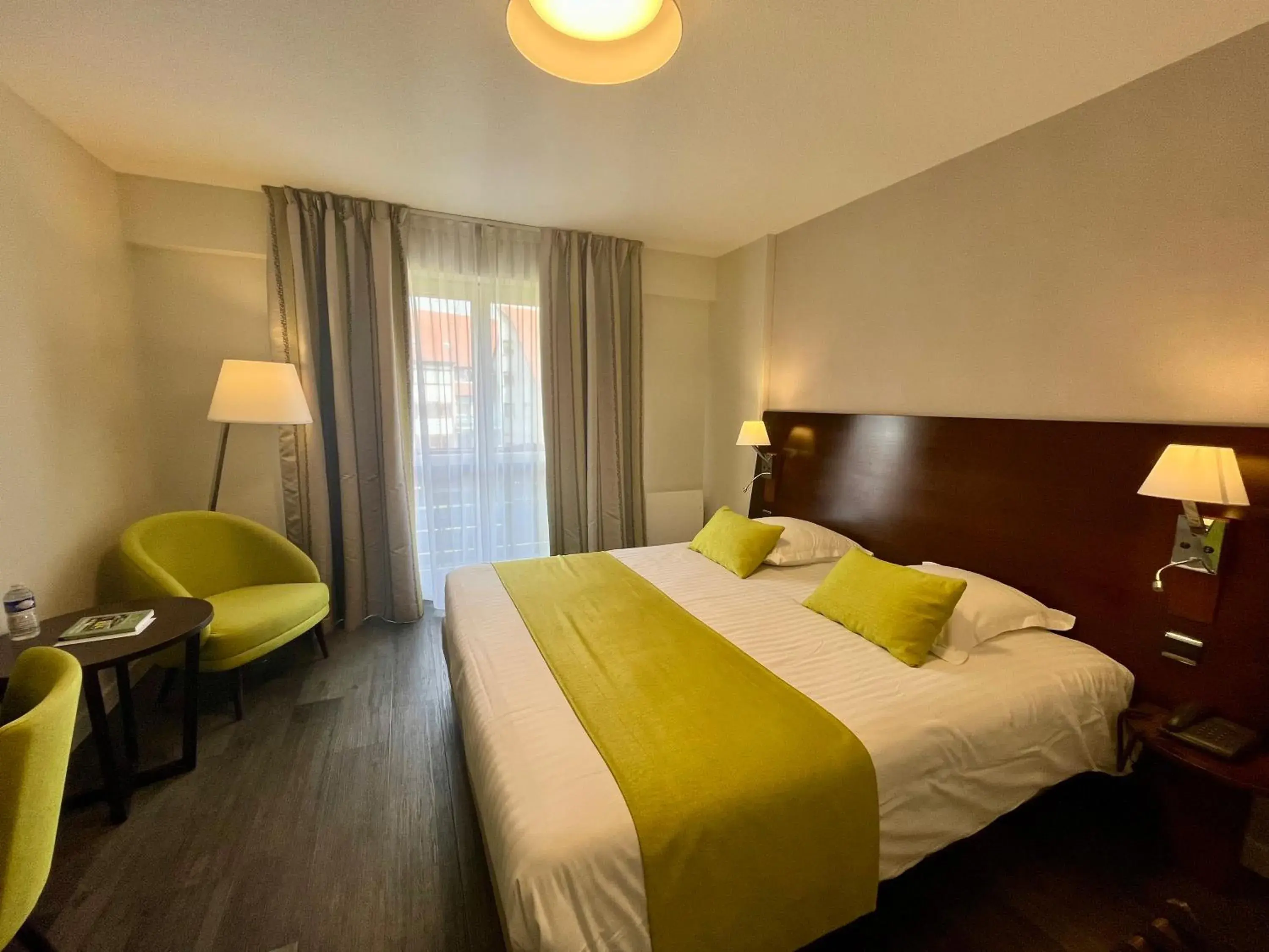 Superior Room with Balcony - single occupancy - Les Ménétriers in Hôtel Le Ménestrel Superior Room with Balcony - single occupancy - Les Ménétriers in Hôtel Le Ménestrel