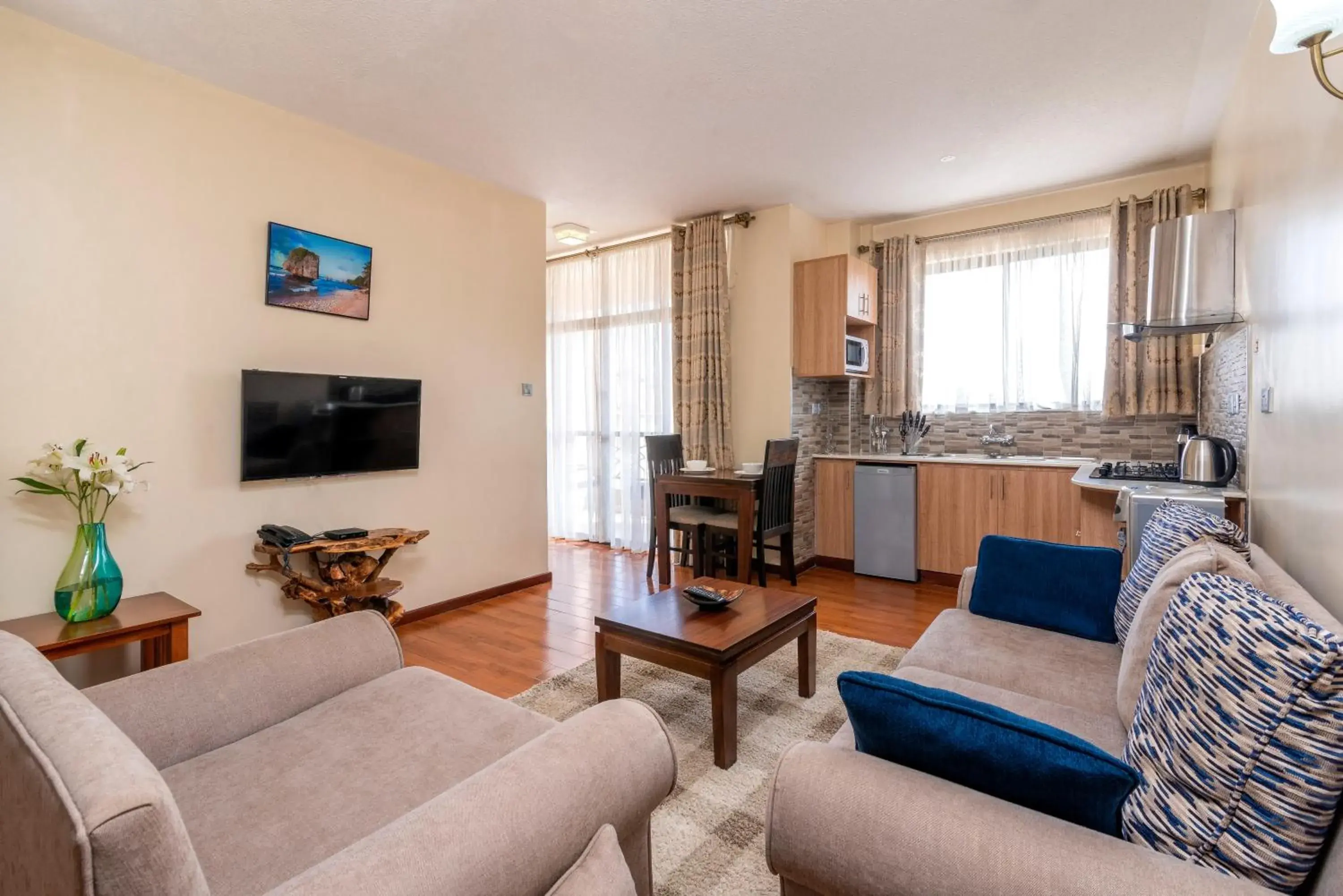 Living room in Highlands Suites Hotel Apartments Living room in Highlands Suites Hotel Apartments