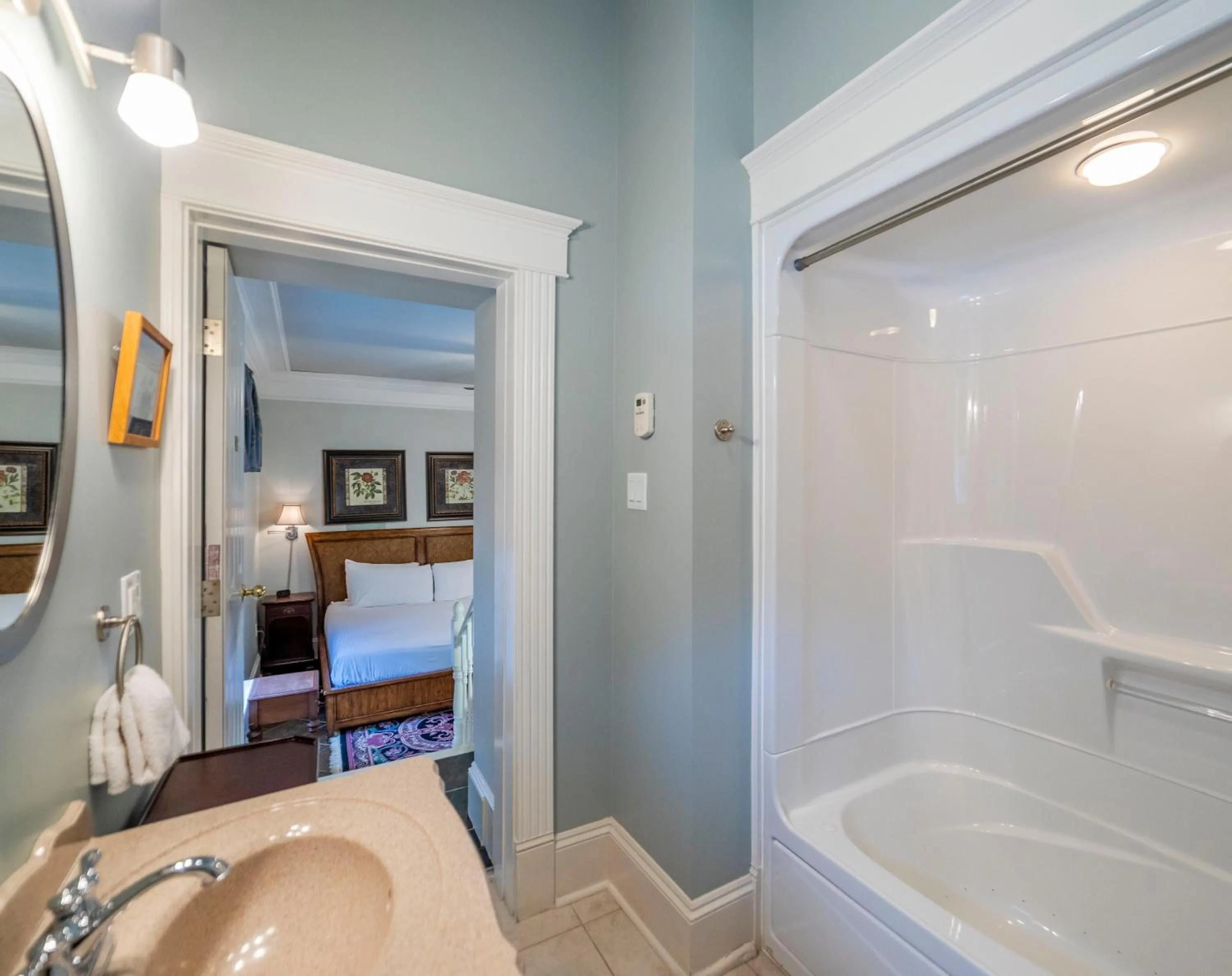 Bathroom in Chipman Hill Suites - Union Street