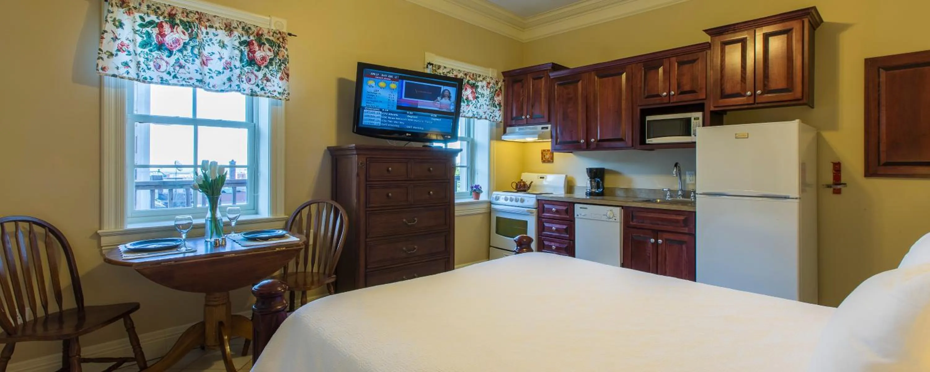 Photo of the whole room in Chipman Hill Suites - Union Street