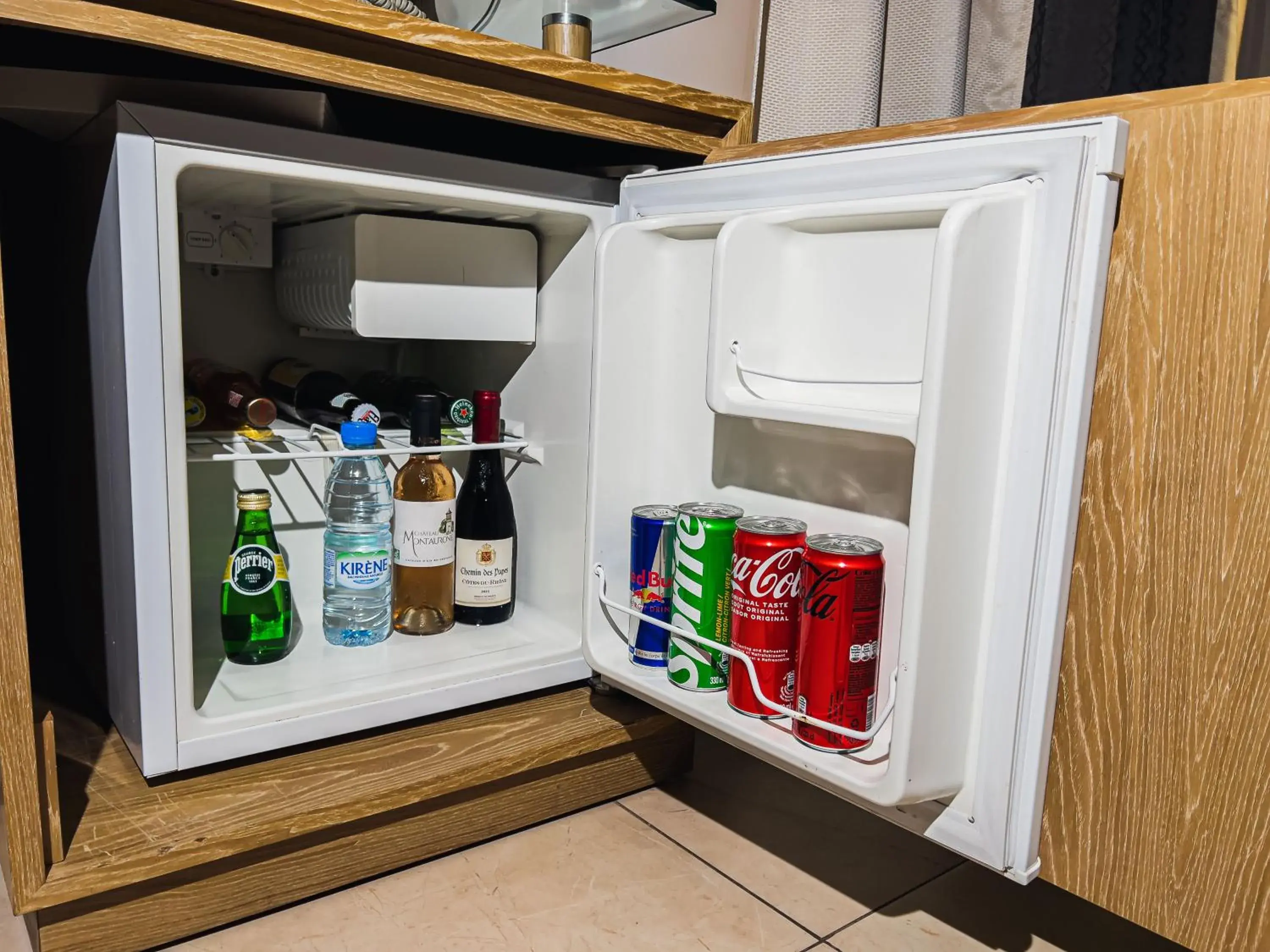 Twin Room in Hotel VDN by Good Rade Twin Room in Hotel VDN by Good Rade