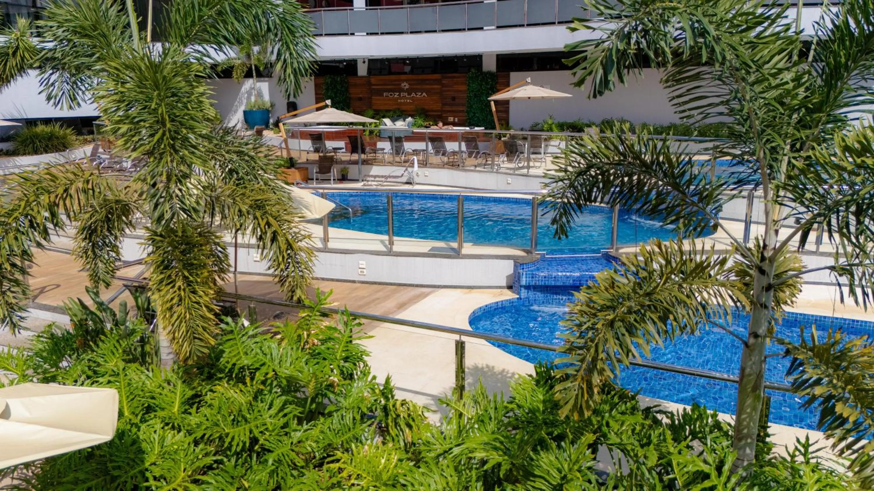 Swimming pool in Foz Plaza Hotel