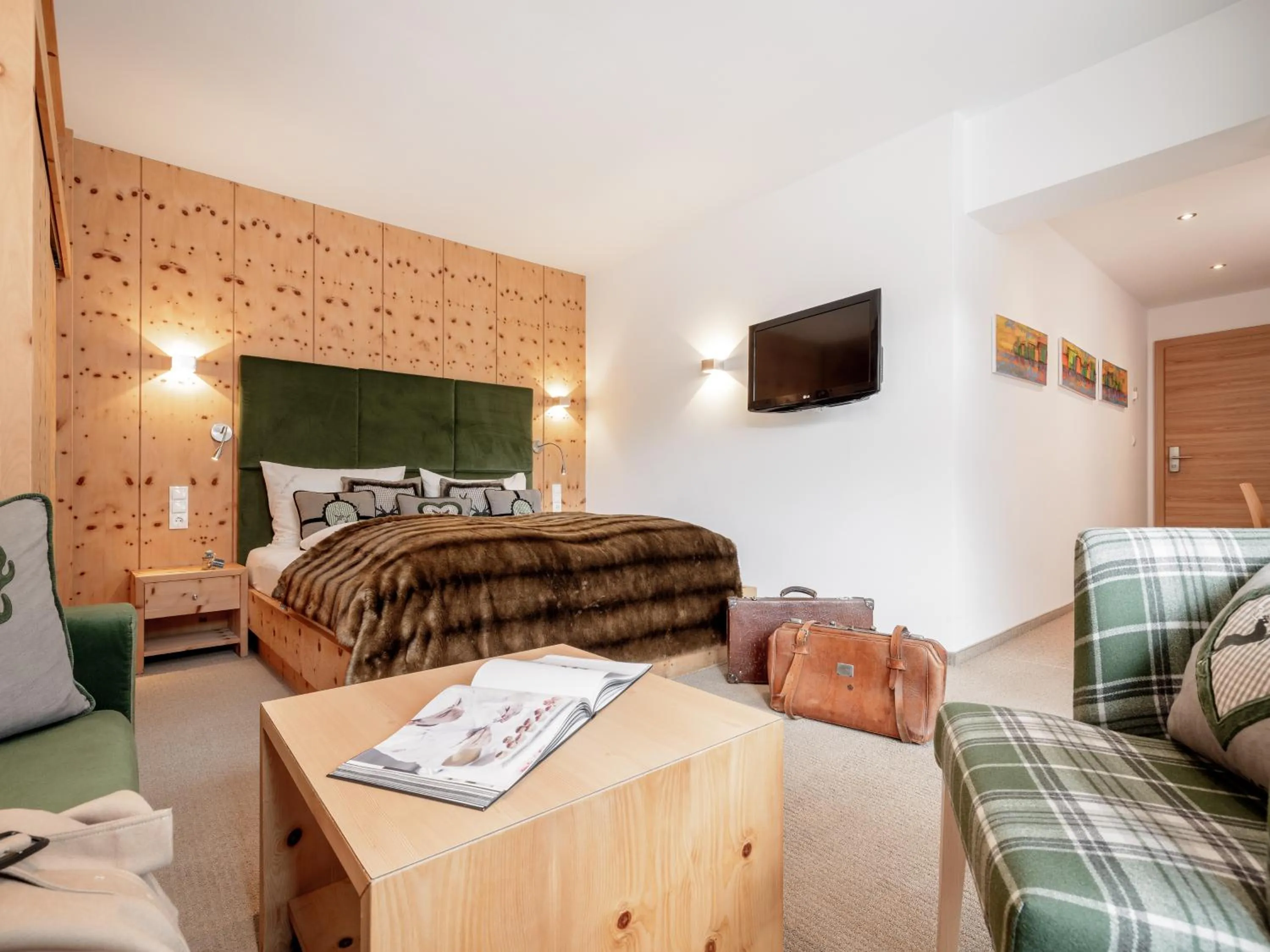 Staff, Bed in Alpen-Comfort-Hotel Central