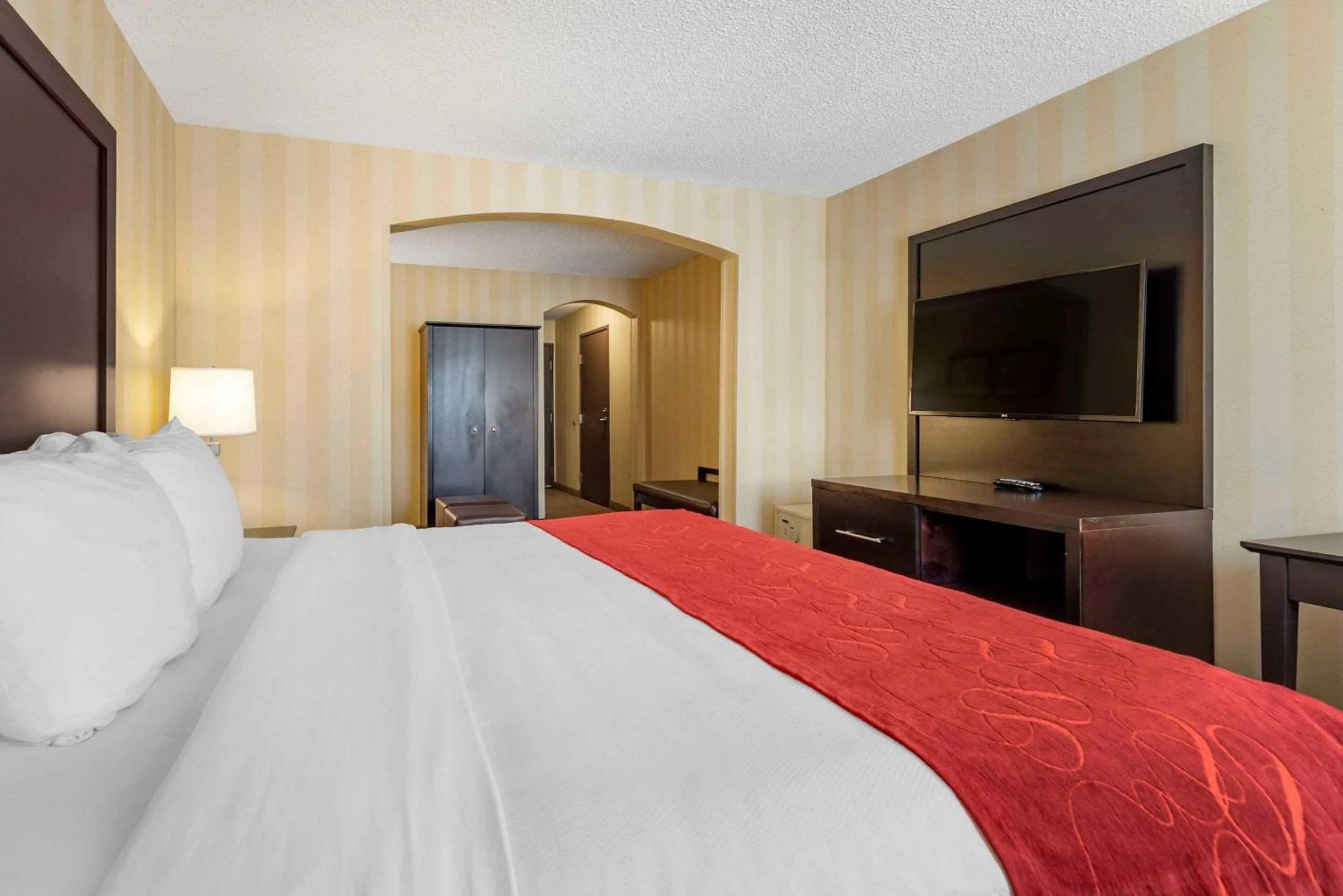 Bedroom, Bed in Comfort Suites Highlands Ranch Denver Tech Center Area