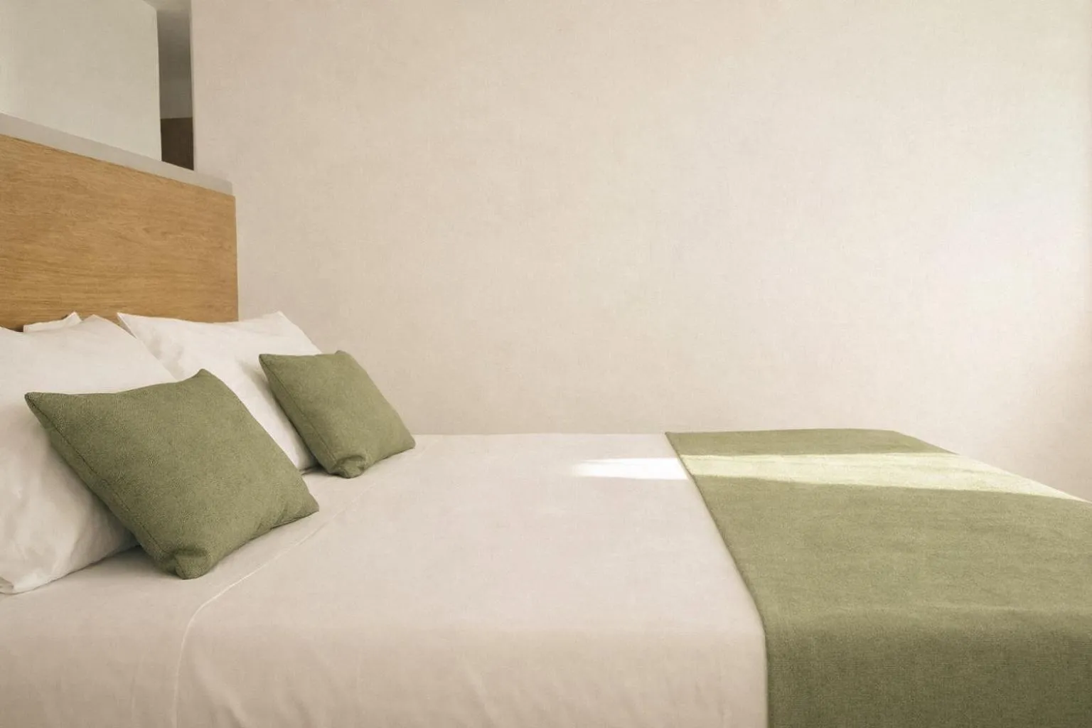 Bed in Zeus Eleva Miraya