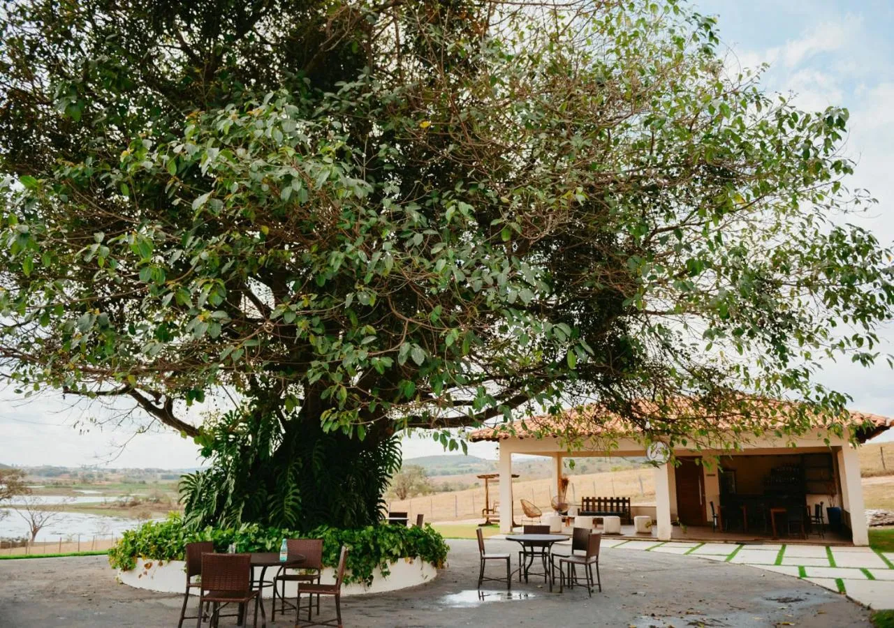 Restaurant/places to eat in Hotel Chalé Capitólio