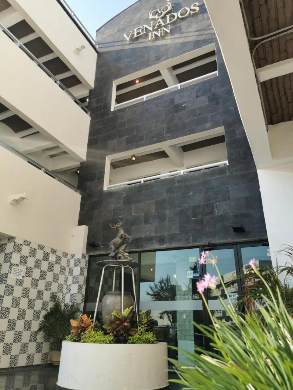 Facade/entrance in Venados Inn