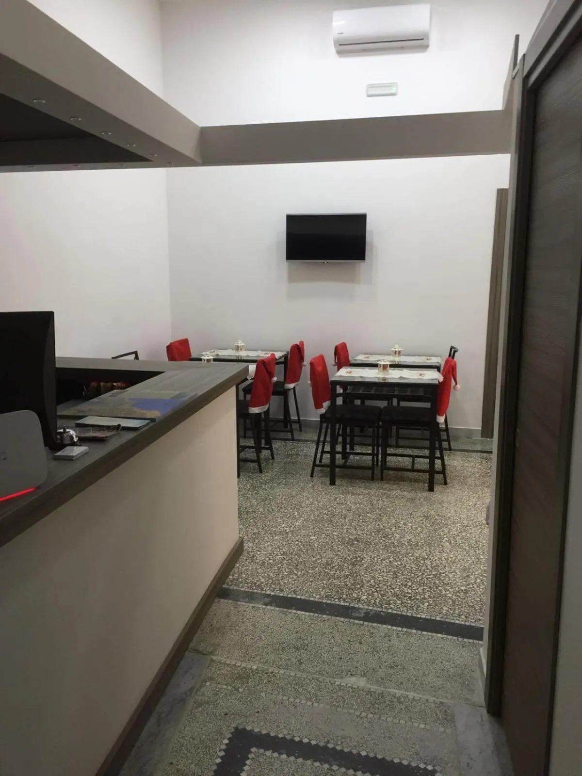 MB95 - Mezzocannone Luxurious Bed&Breakfast