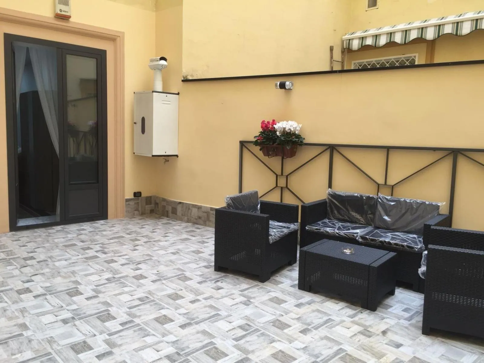 Balcony/Terrace in MB95 - Mezzocannone Luxurious Bed&Breakfast