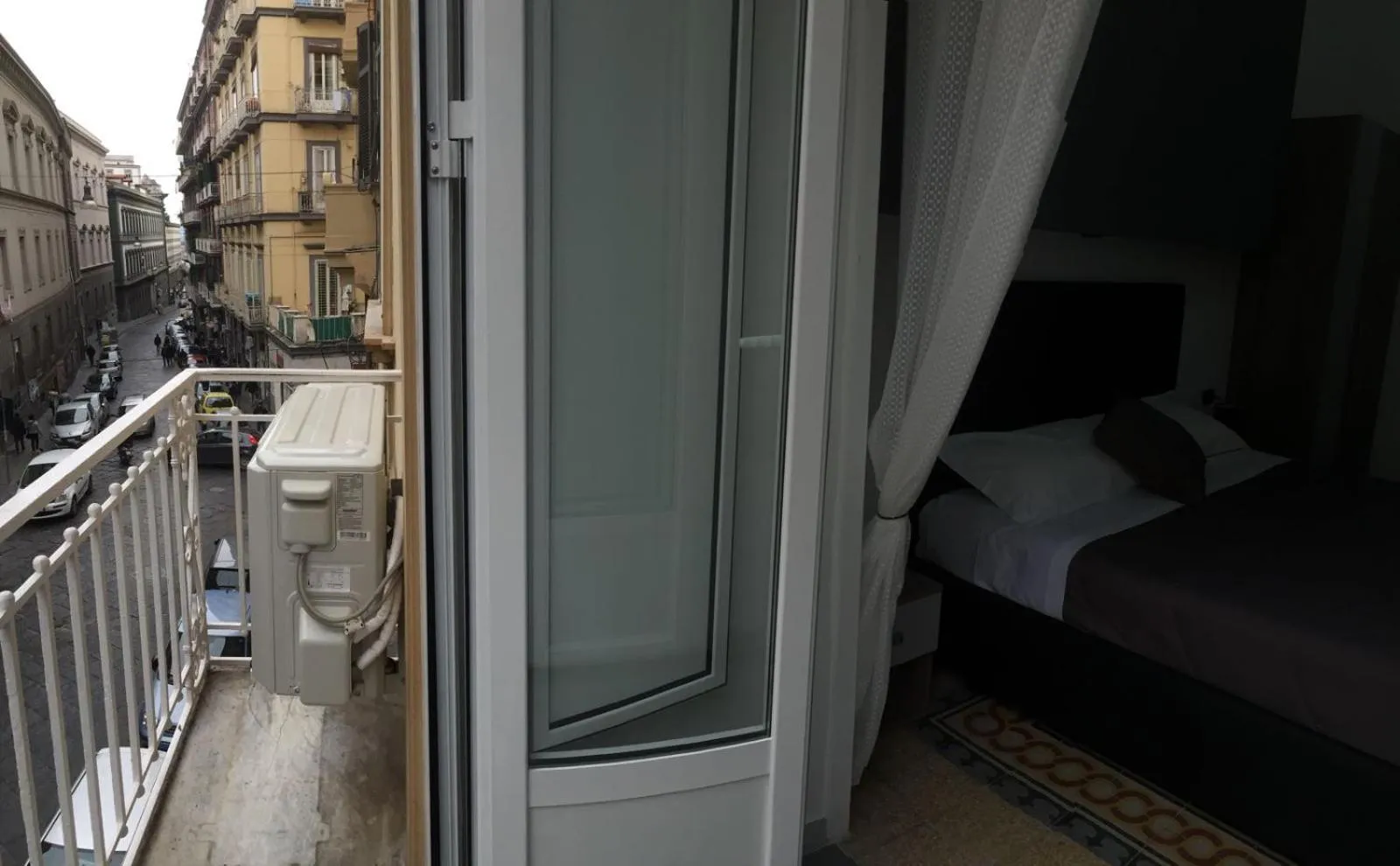 MB95 - Mezzocannone Luxurious Bed&Breakfast