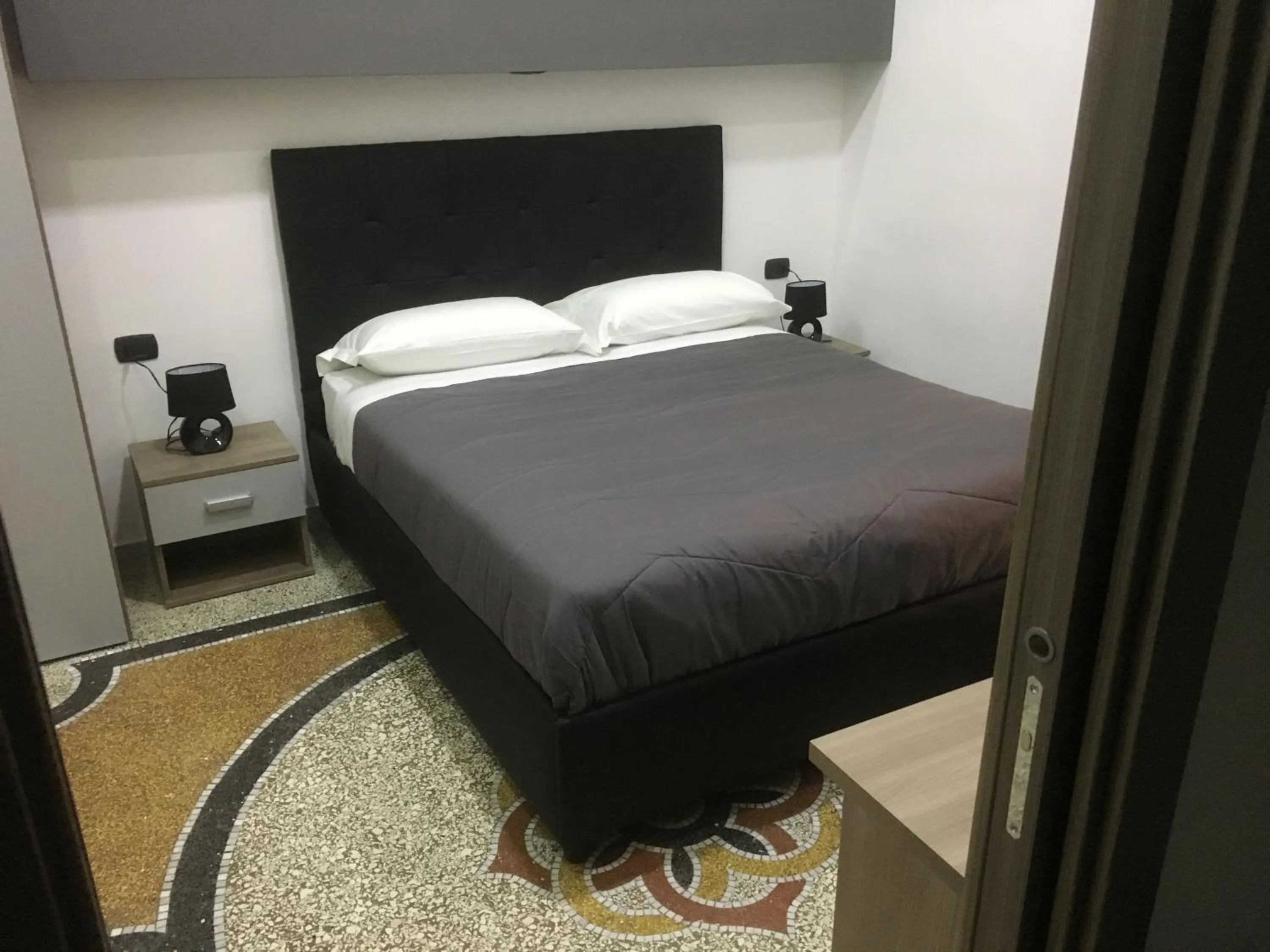 Bed in MB95 - Mezzocannone Luxurious Bed&Breakfast