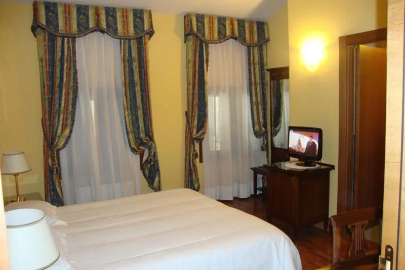 Photo of the whole room, Bed in Hotel La Loggia