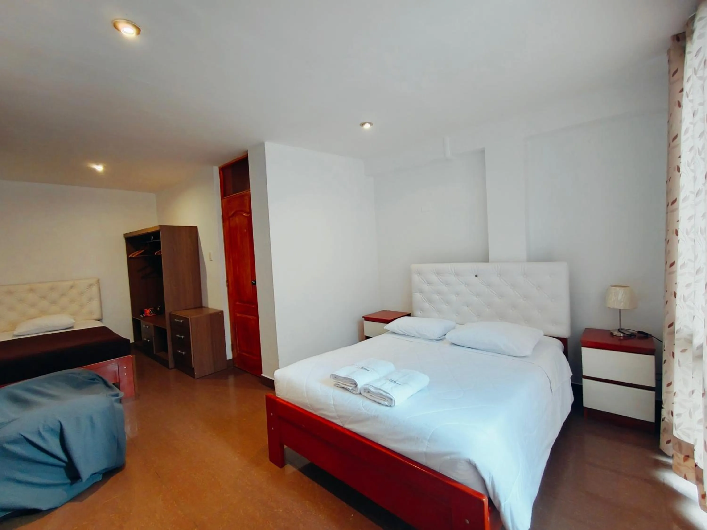 Bed in Hotel California Calca