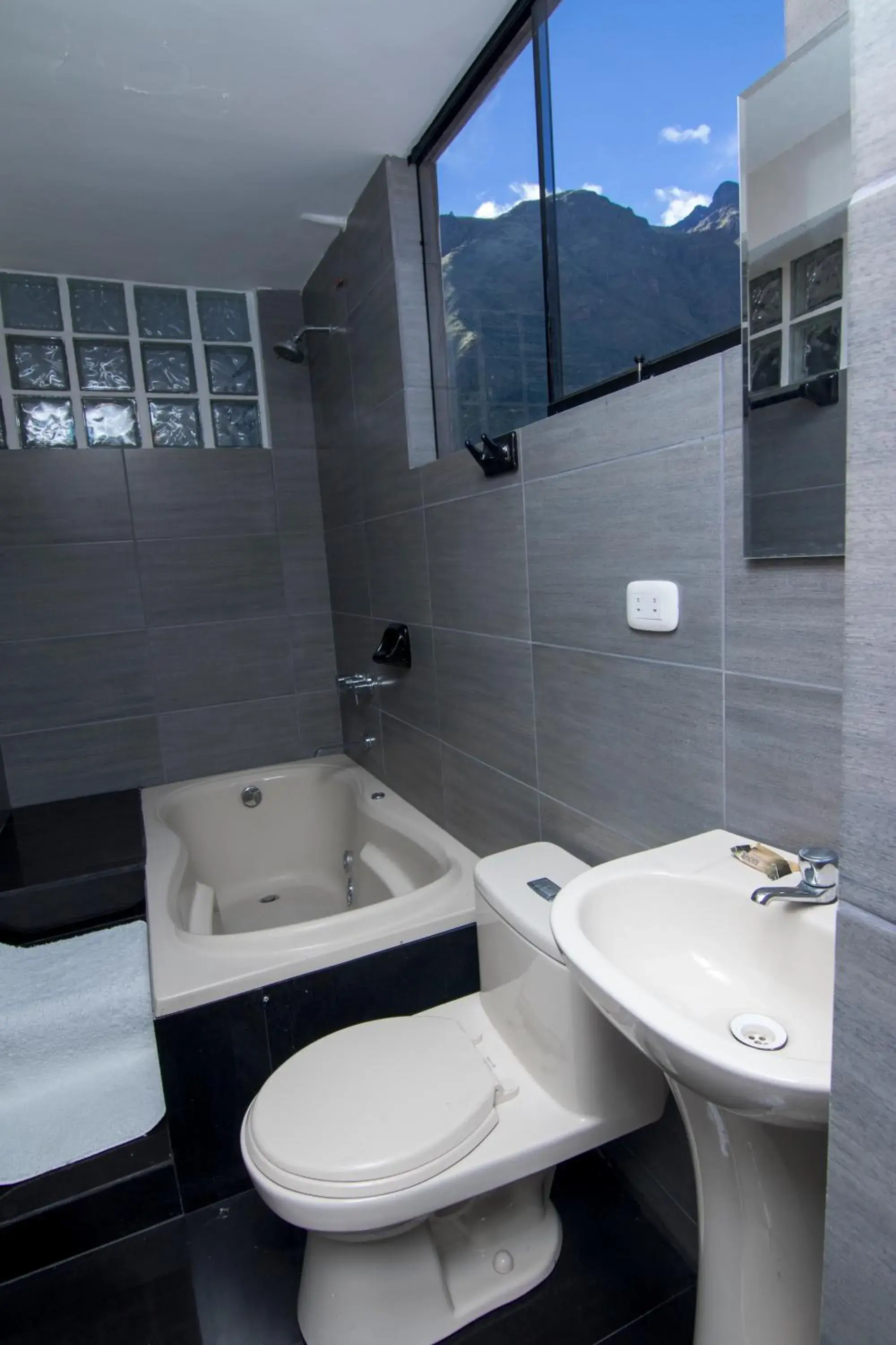 Double Room with Spa Bath in Hotel California Calca Double Room with Spa Bath in Hotel California Calca