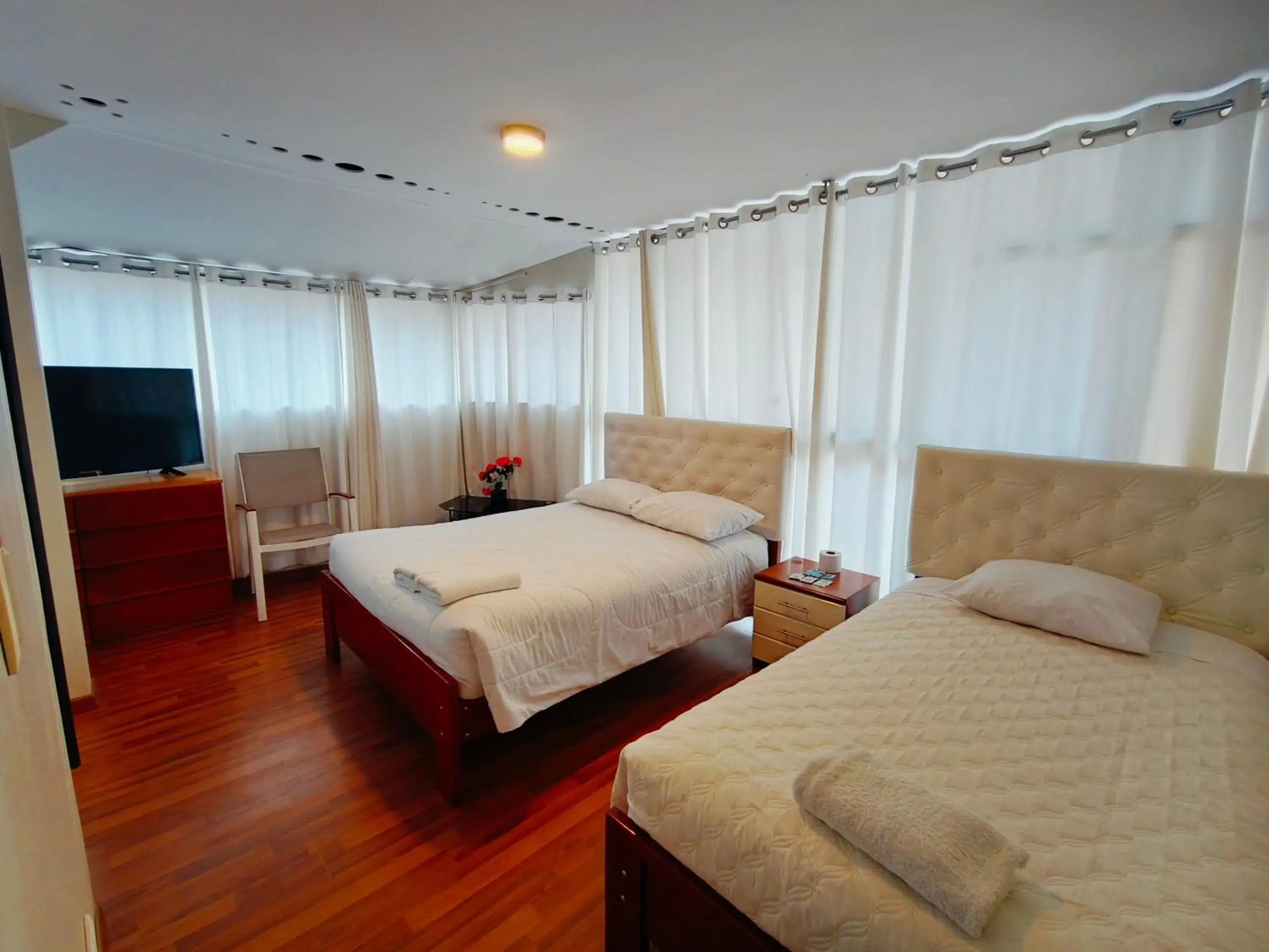 Family Room with Private Bathroom - single occupancy in Hotel California Calca Family Room with Private Bathroom - single occupancy in Hotel California Calca