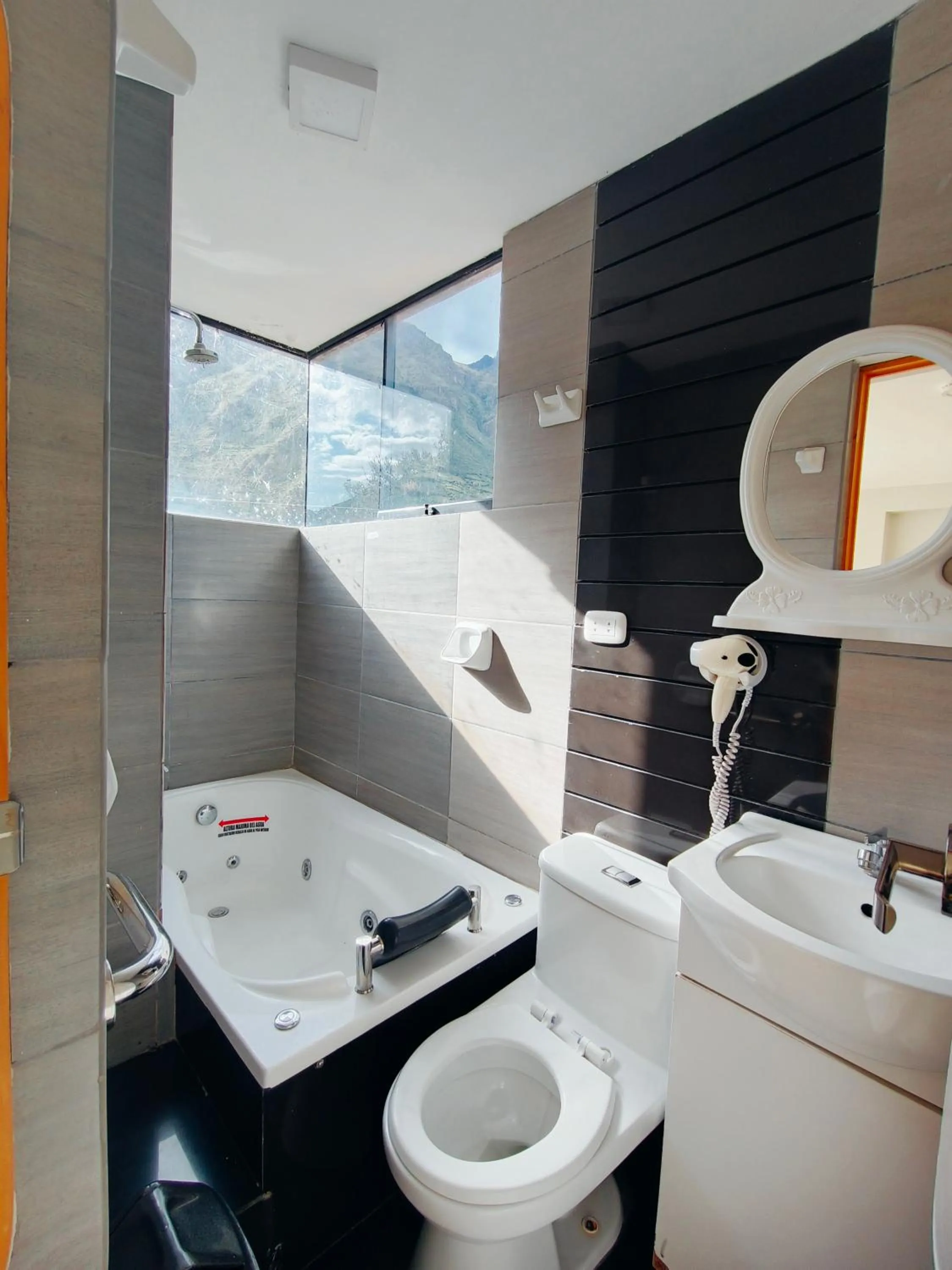 Hotel California Calca