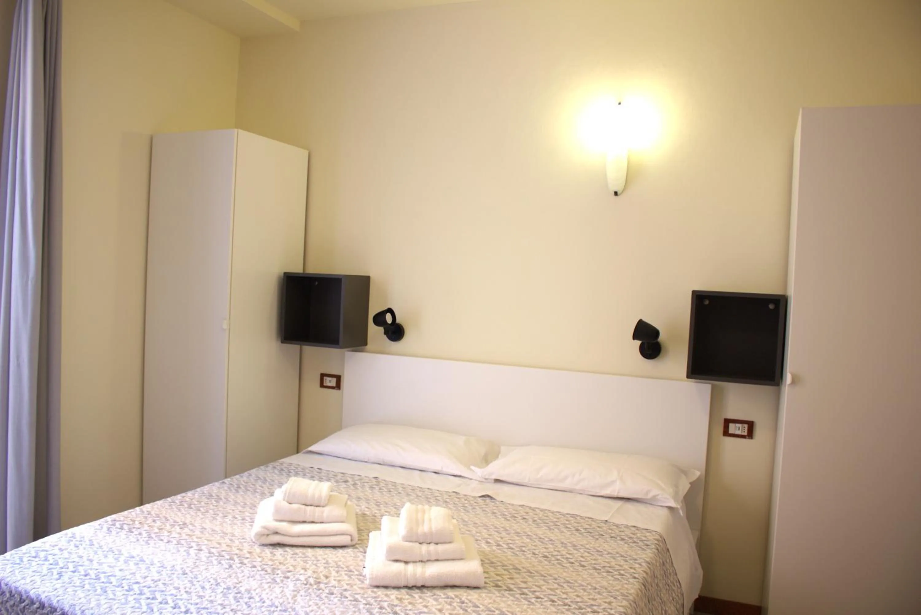 Bedroom, Bed in Residence Rosa