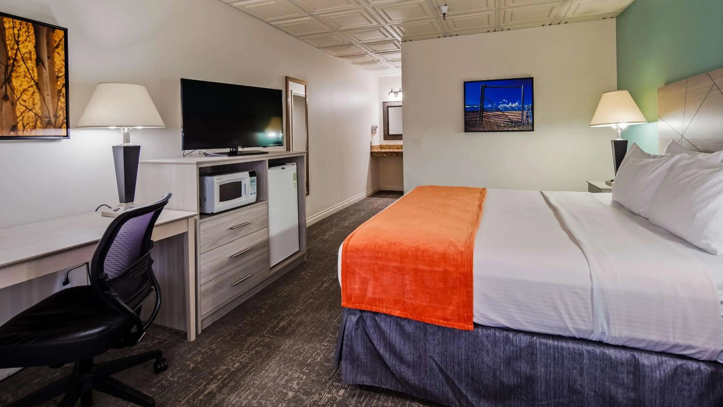 Bedroom, Bed in Best Western Inn Tooele