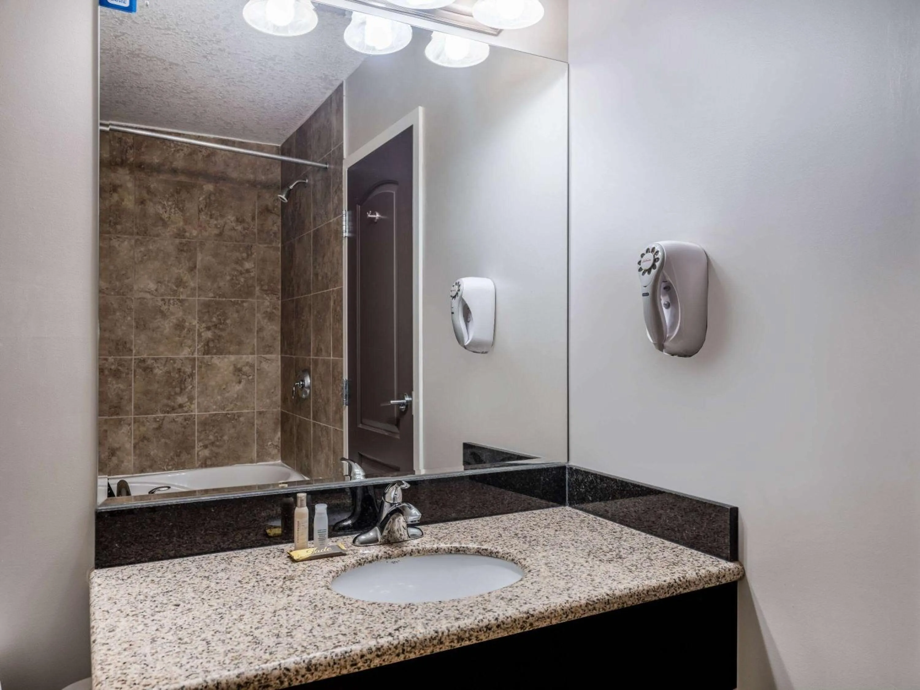 TV and multimedia in Travelodge by Wyndham Wetaskiwin