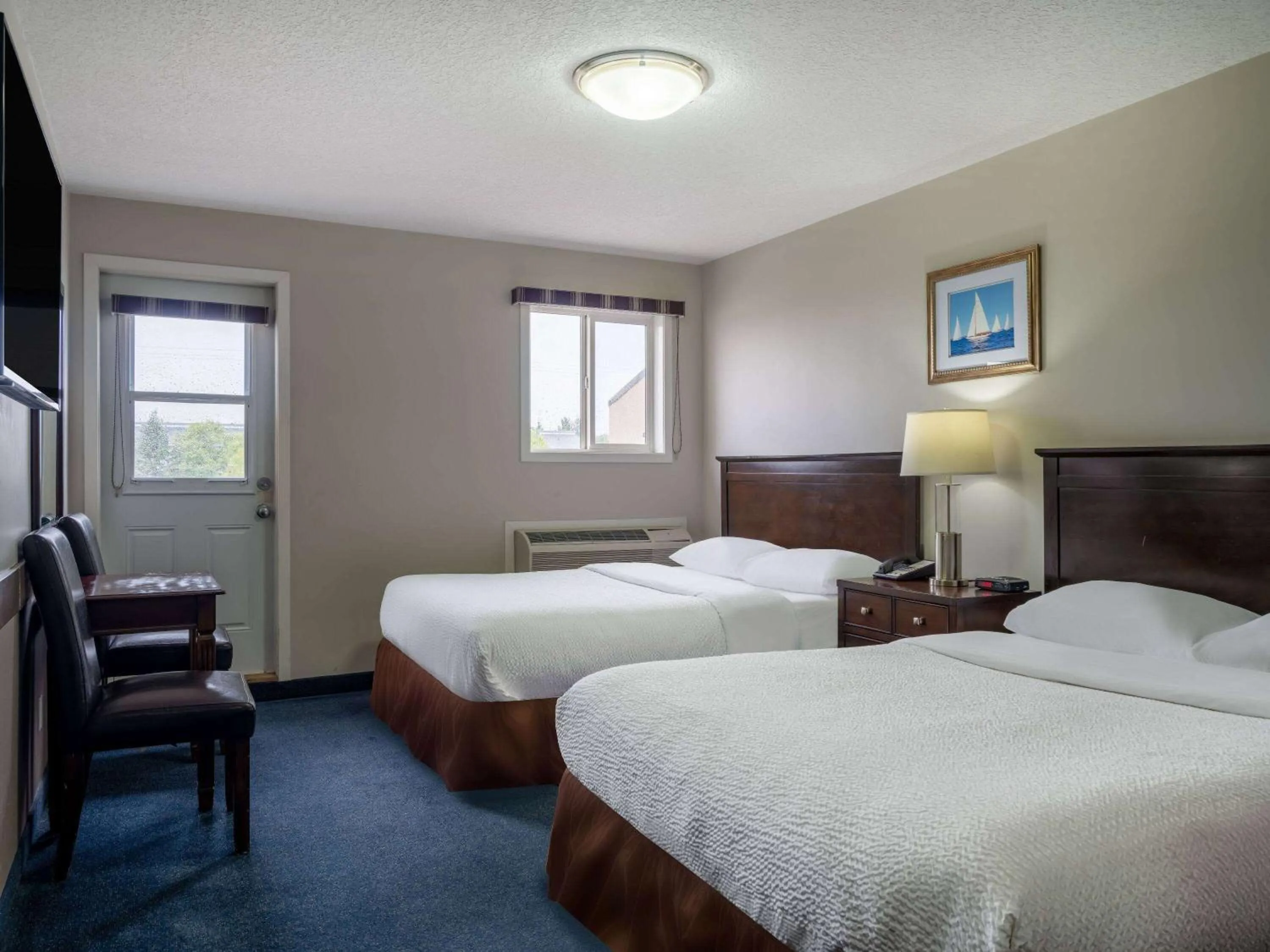 Photo of the whole room, Bed in Travelodge by Wyndham Wetaskiwin