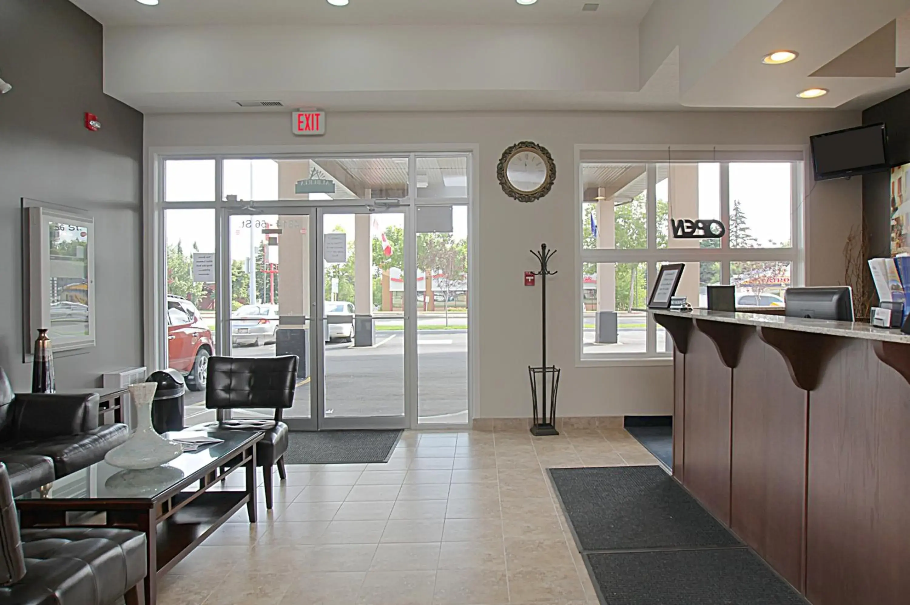 Lobby or reception in Travelodge by Wyndham Wetaskiwin Lobby or reception in Travelodge by Wyndham Wetaskiwin