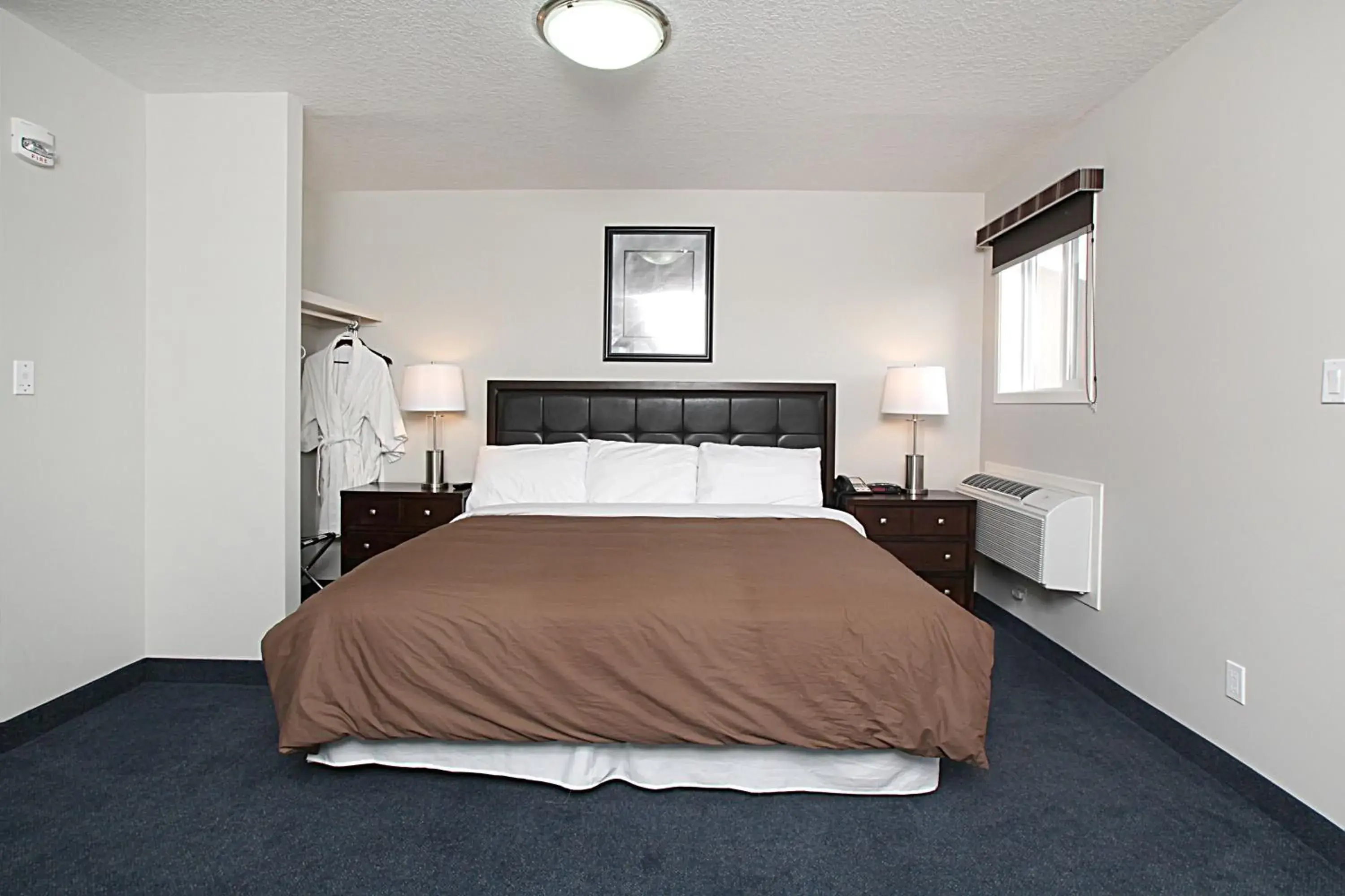 Bed in Travelodge by Wyndham Wetaskiwin Bed in Travelodge by Wyndham Wetaskiwin